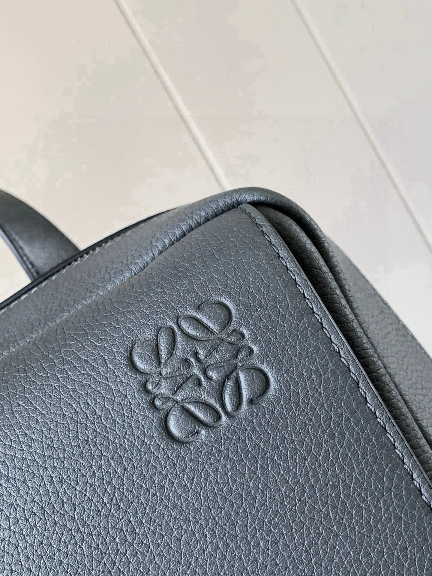 小牛皮 柔软粒面牛皮革军用 Military Backpac 双肩包 实用双肩款
