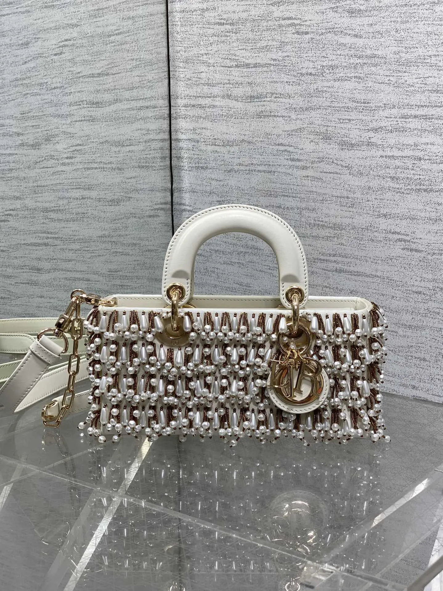 Dior 迷人优雅又气场十足 斜挎手拎也是女人味十足 经典 斜挎包 轻便斜挎款