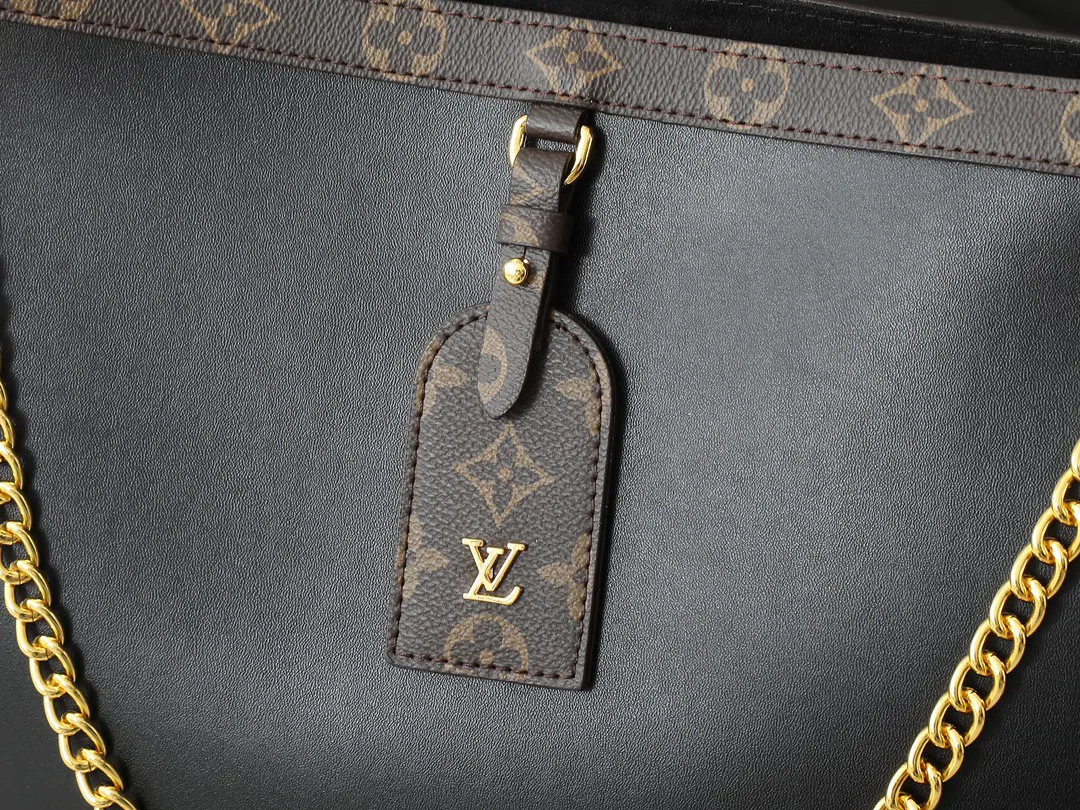 Chain Bag Leather