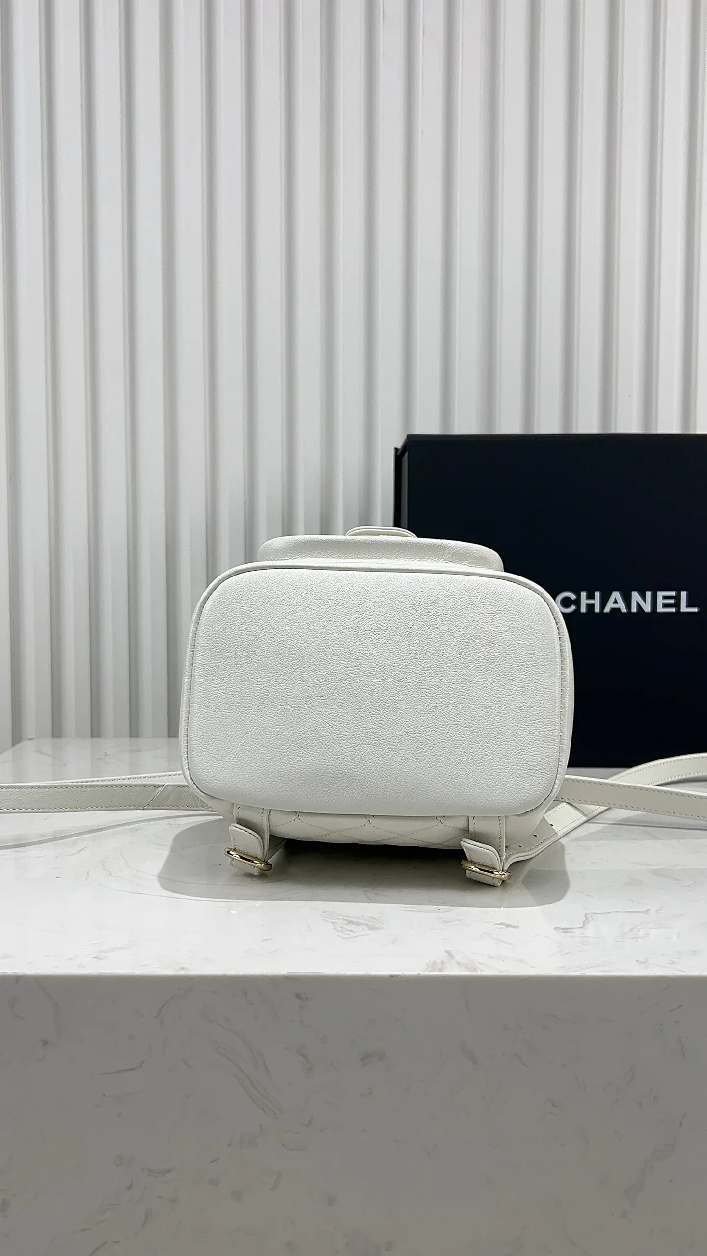 CHANEL 白色 小牛皮 雙肩包 实用雙肩款
