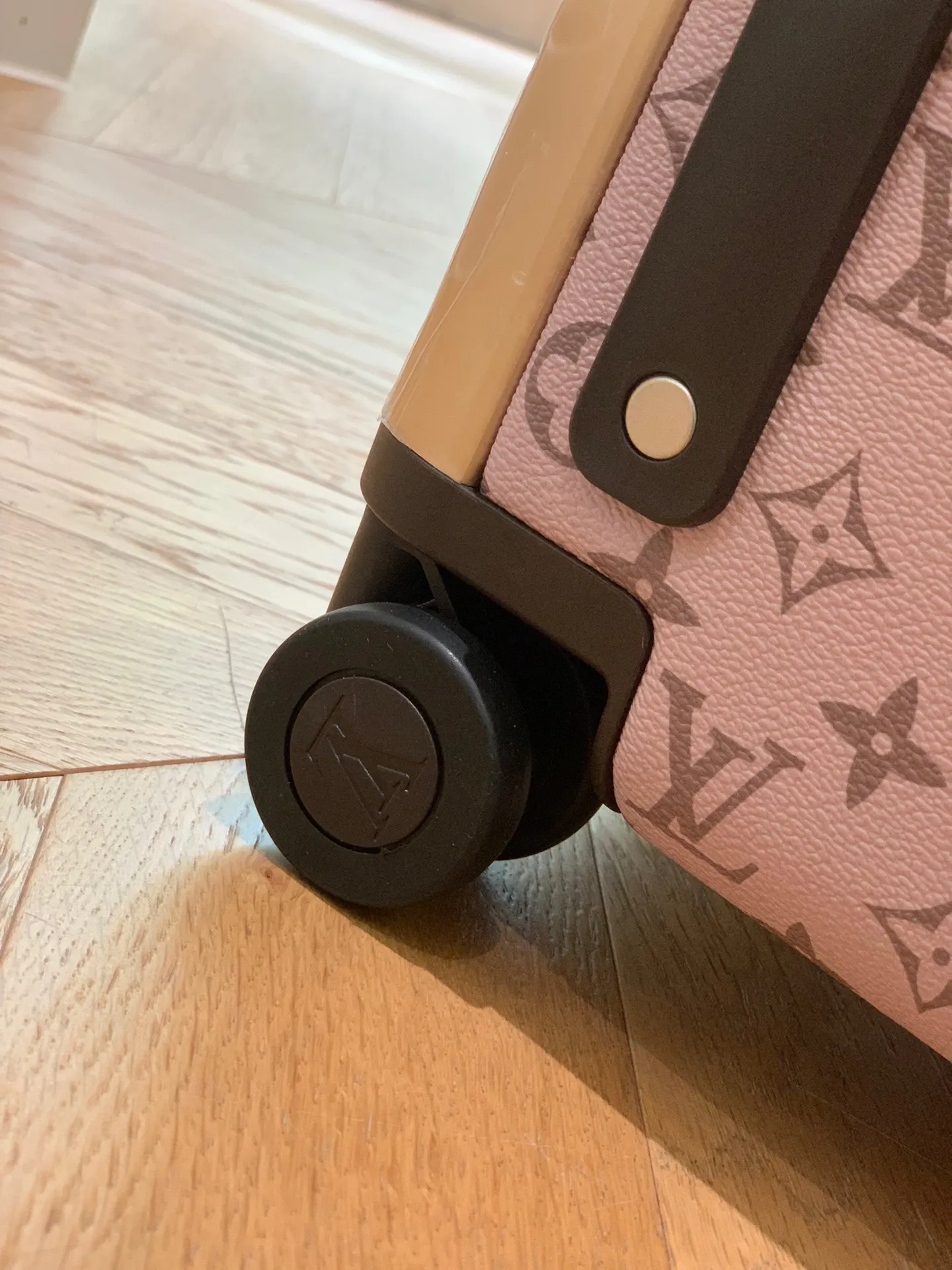 LV 银色 开学活动来了 拉杆真皮包裹 行李箱 旅行拉杆款 轻便出行款