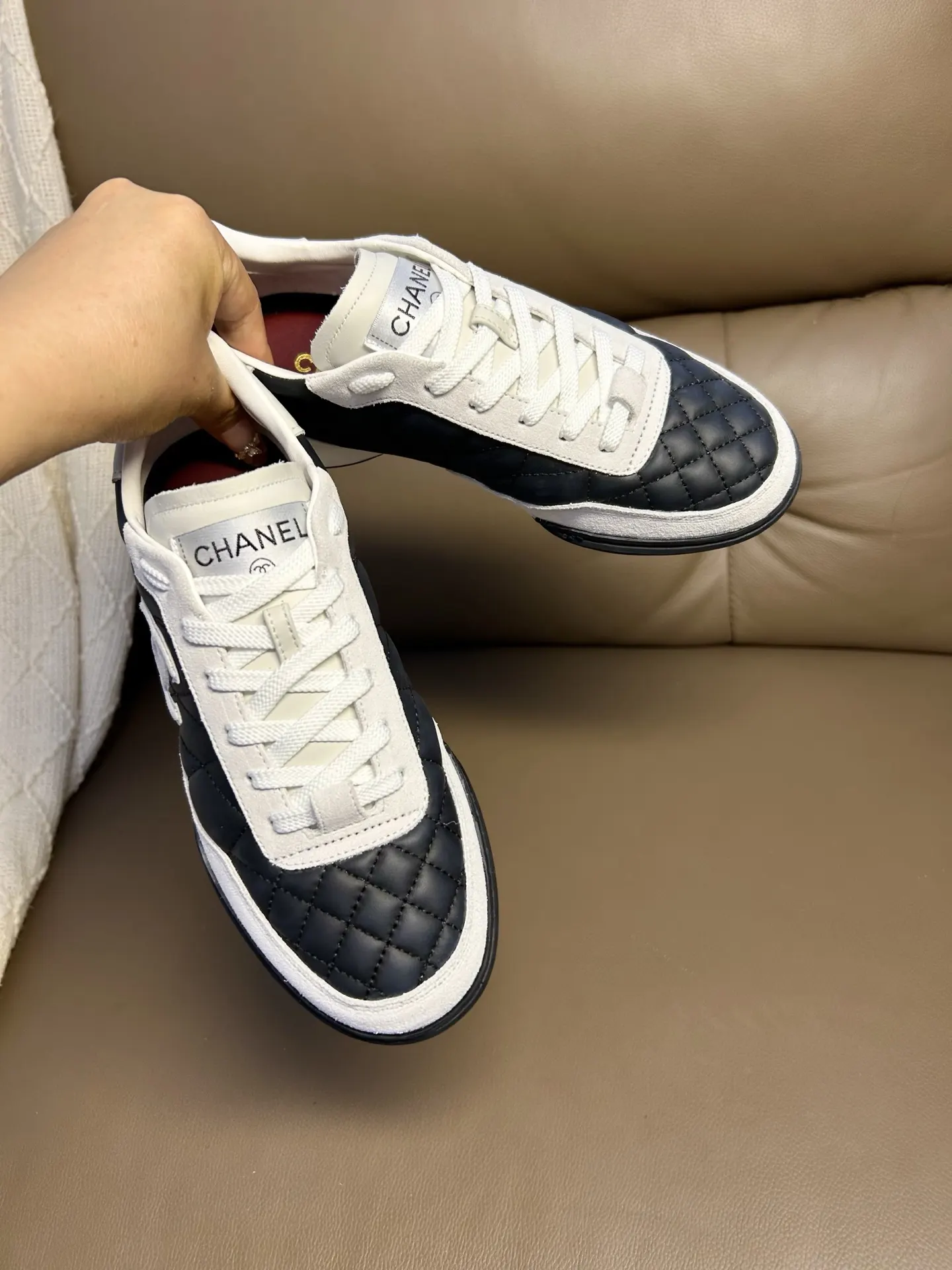 Chanel 米白拼色羊皮休闲鞋 日常运动