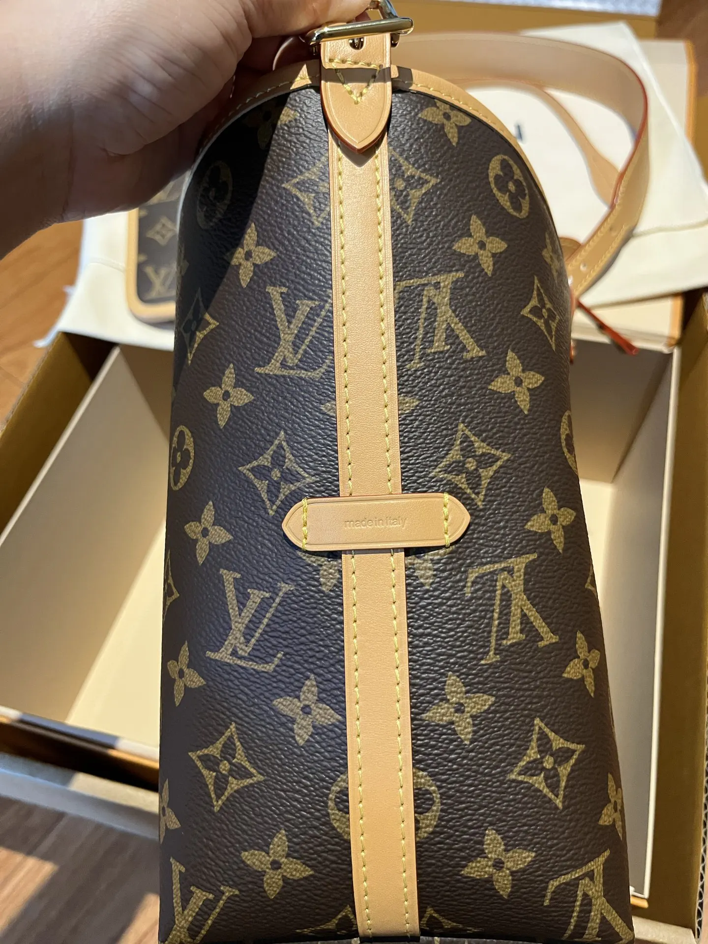 CarryAll 真正的渠道 我们确保所有 腋下包 復古腋下背款(數字8) CarryAll 真正的渠道 我们确保所有 腋下包 復古腋下背款(數字8)