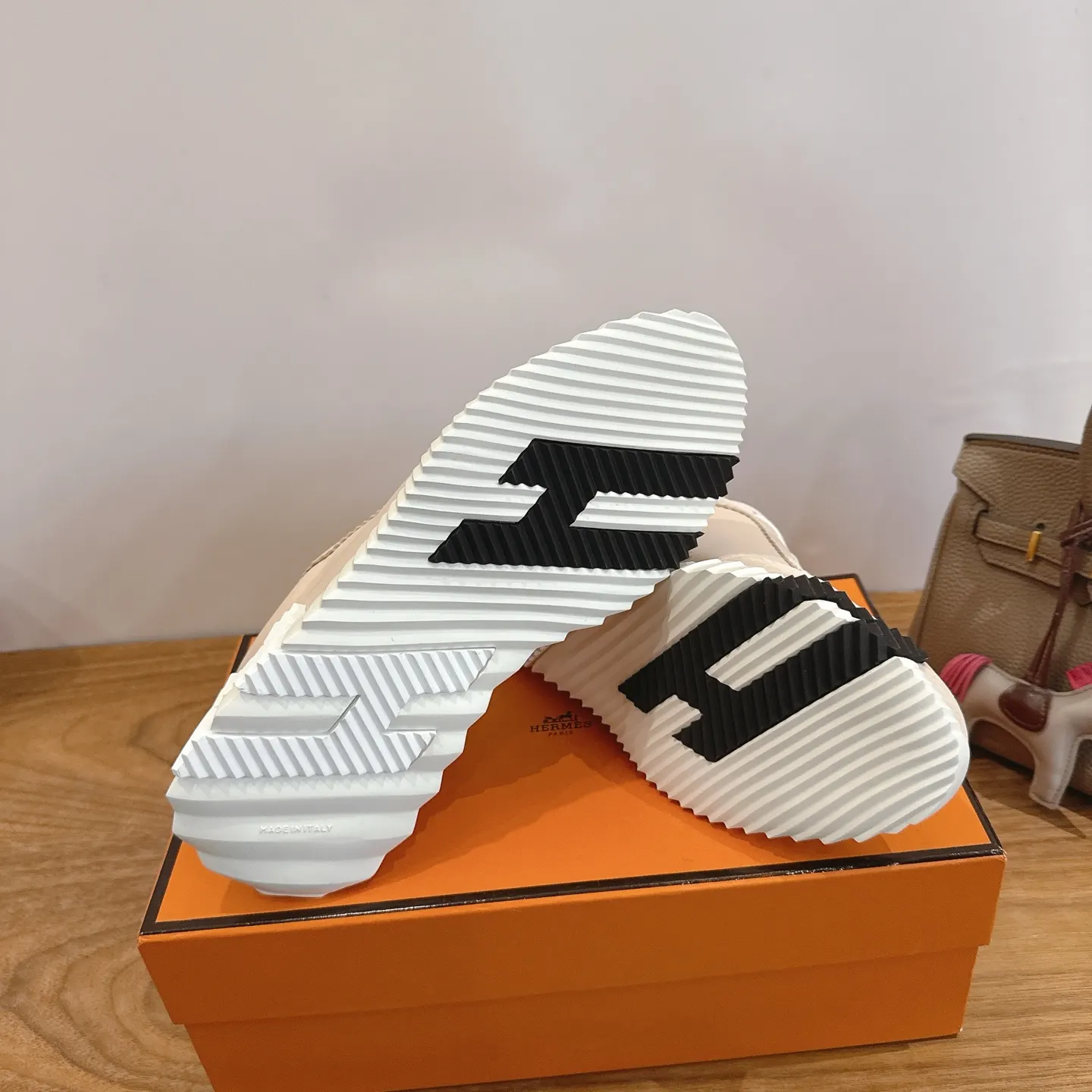 Hermès SS 运动鞋(數字7) Hermès SS 运动鞋(數字7)