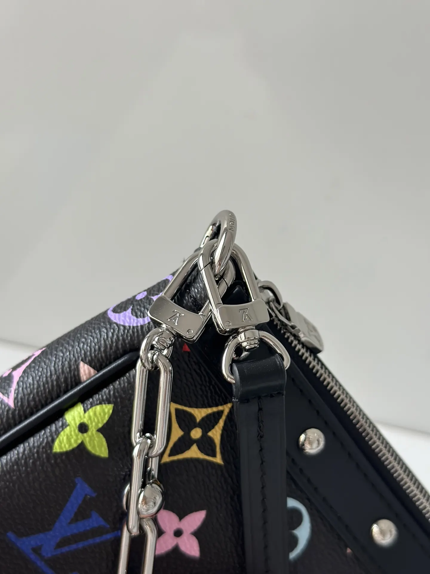 Louis Vuitton Chain Bag Leather