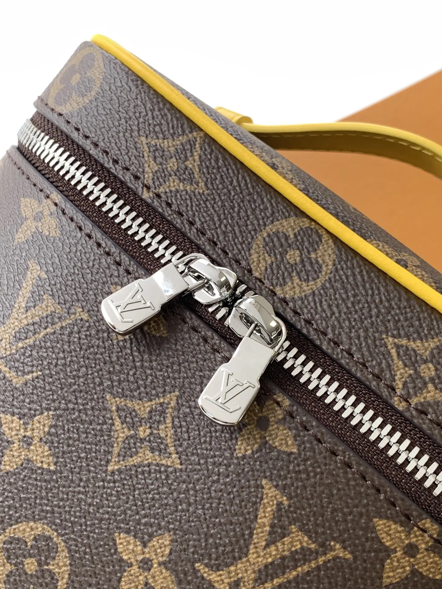 LV blue yellow color scheme handbag Image 5 LV blue yellow color scheme handbag Image 5