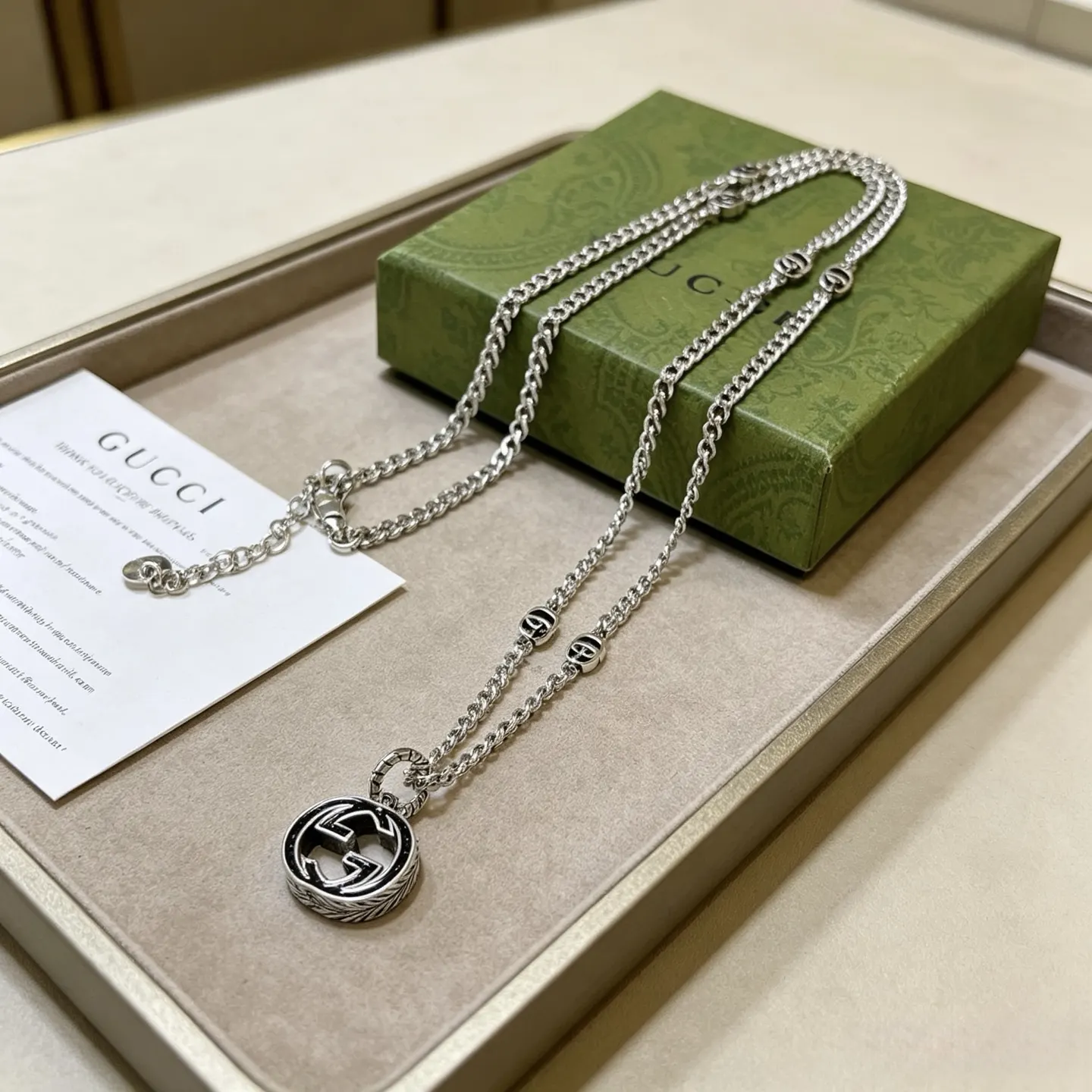 Gucci 链条包 单肩斜挎