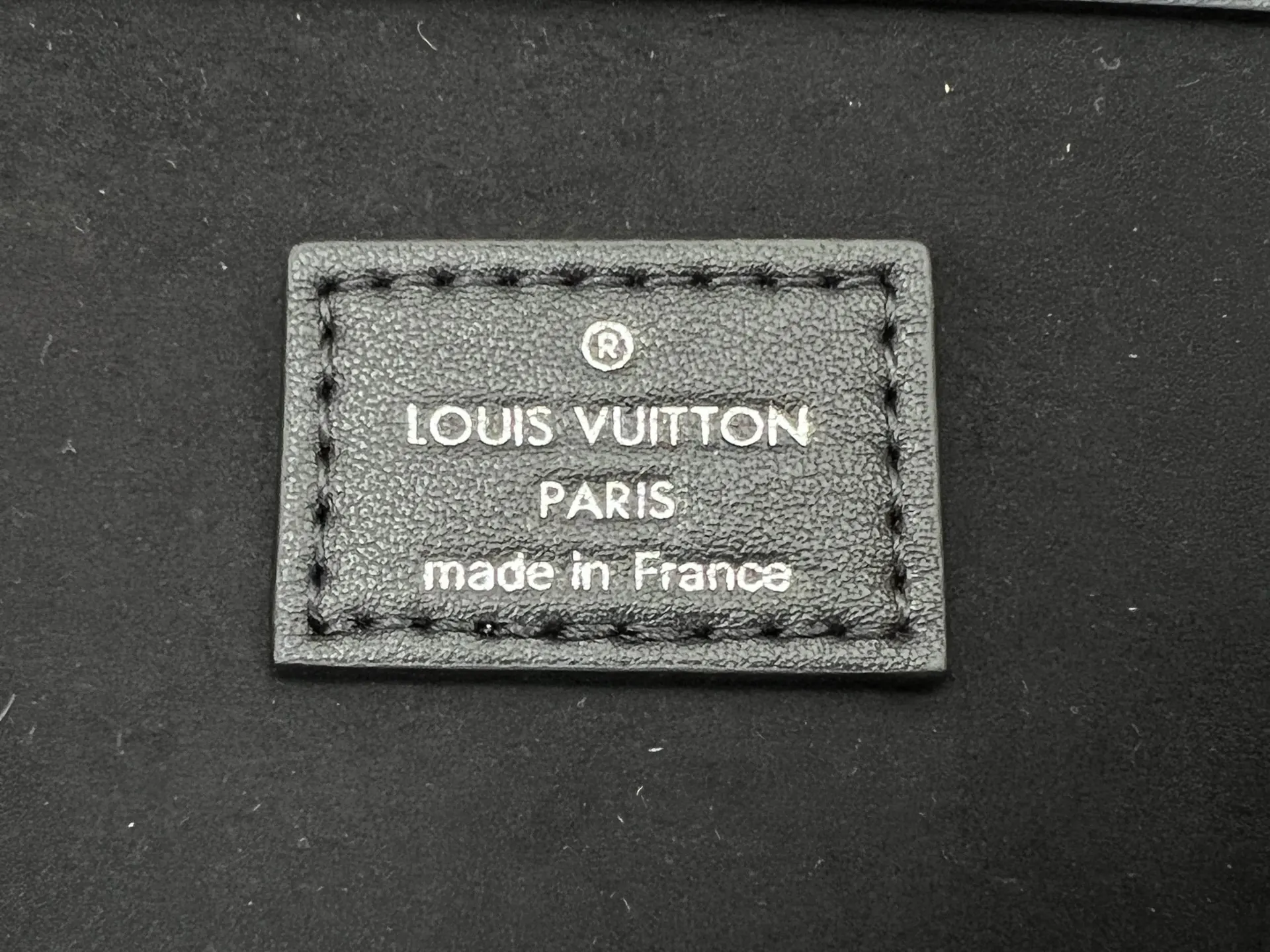 LV 黑色 羊皮 雙肩包 实用雙肩款