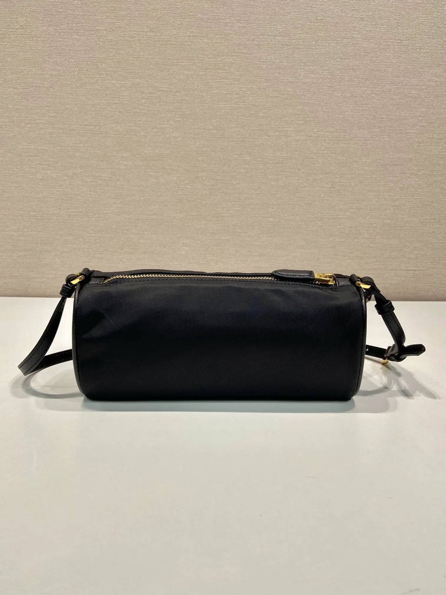 Prada Re-Nylon 1NE058 皮革 三角標 腋下包
