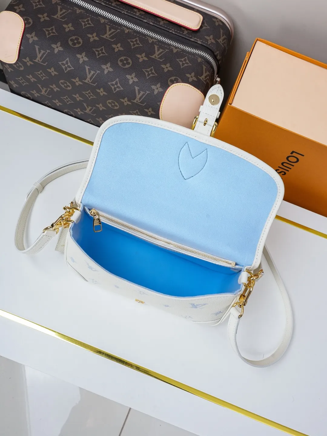 LV Diane 牛皮 收纳包 旅行收纳款