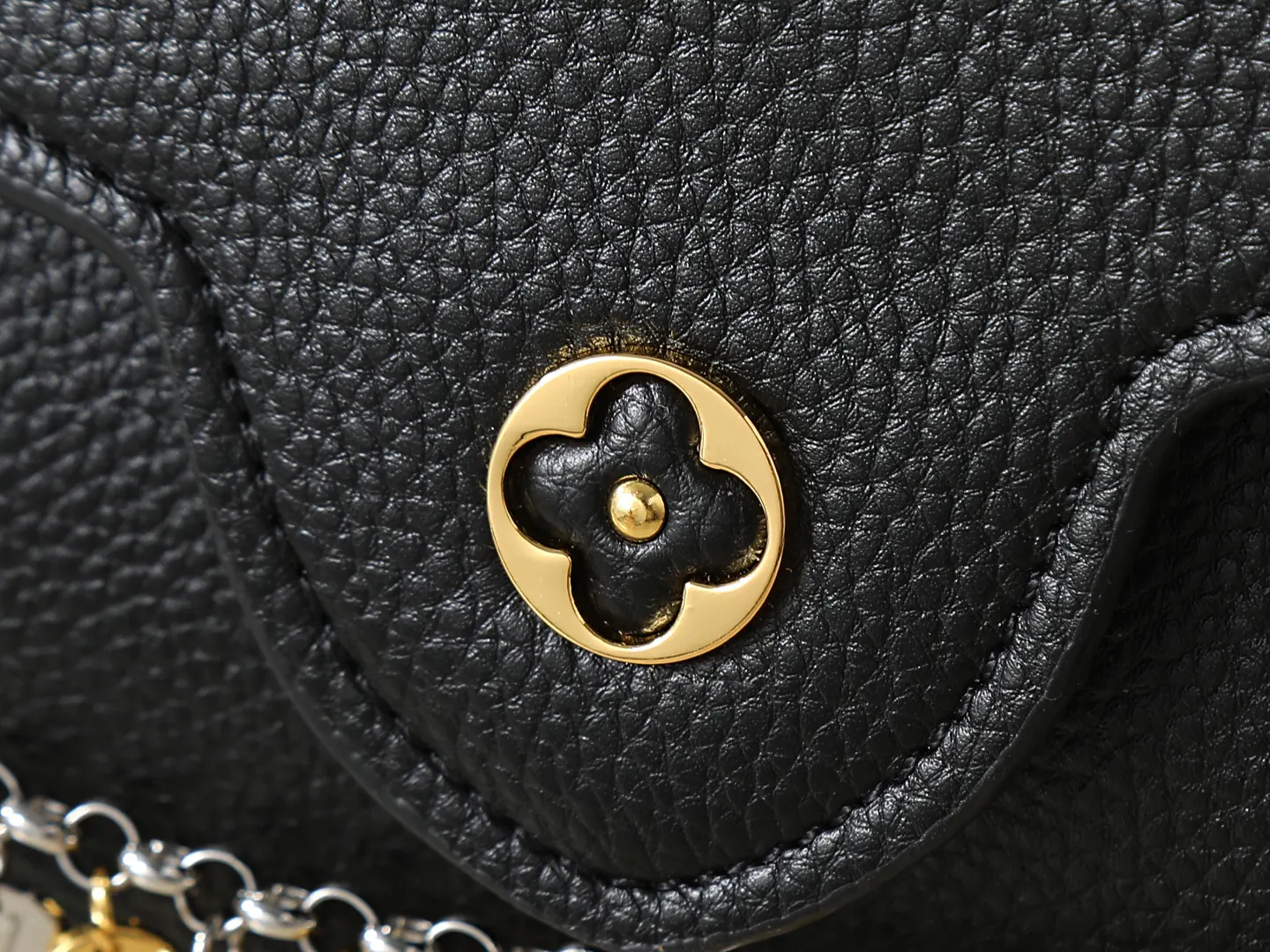 LV Capucines 牛皮 链条包 精致链条款