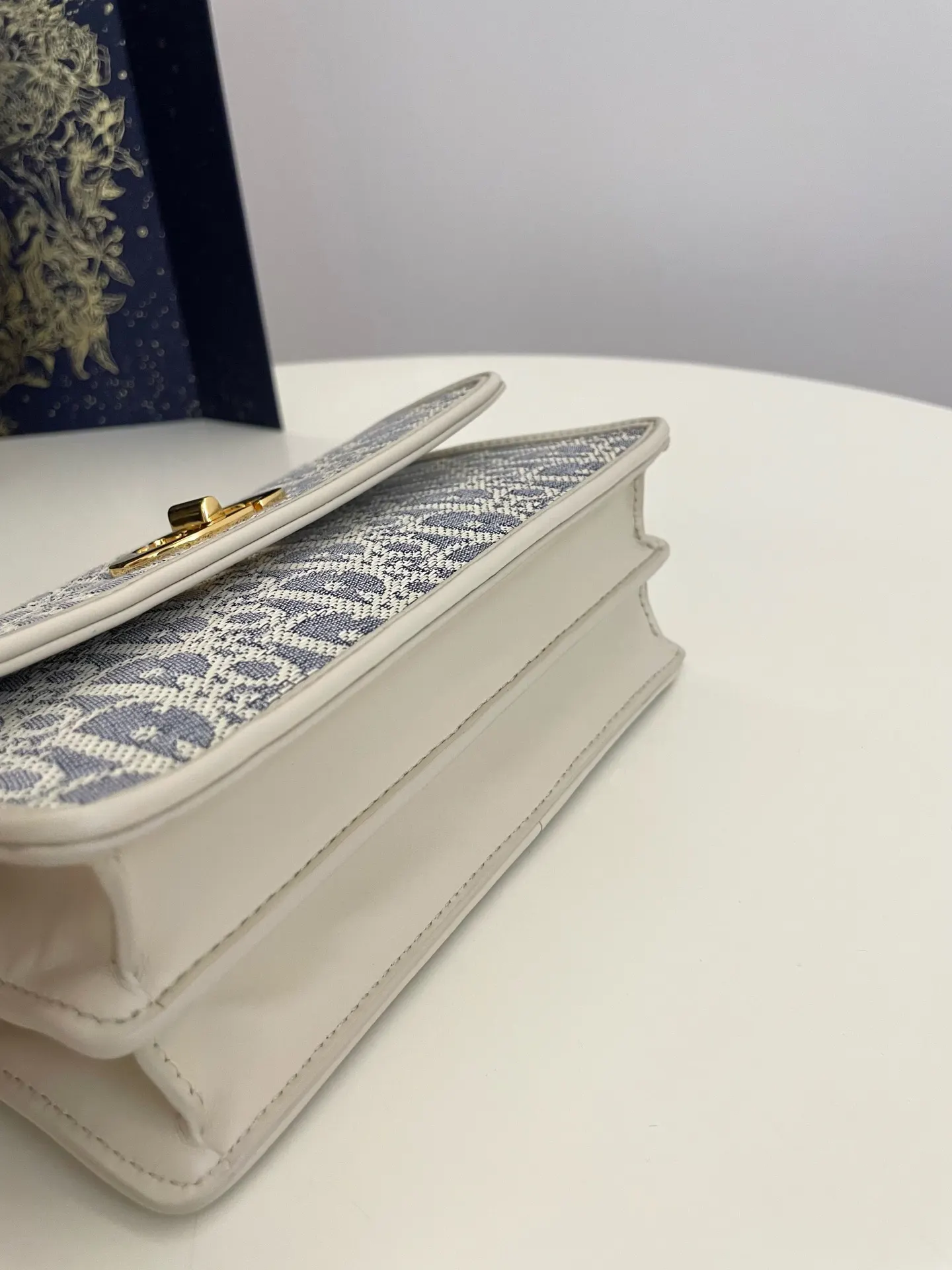 Caro 白色 奶白 小牛皮 链条包 精致链条款