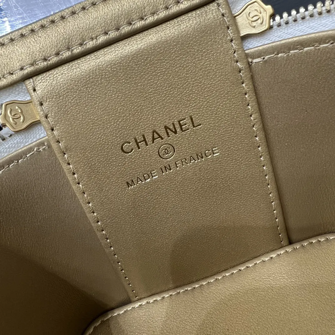 Chanel 迷你 白色 皮革 翻盖 链条包