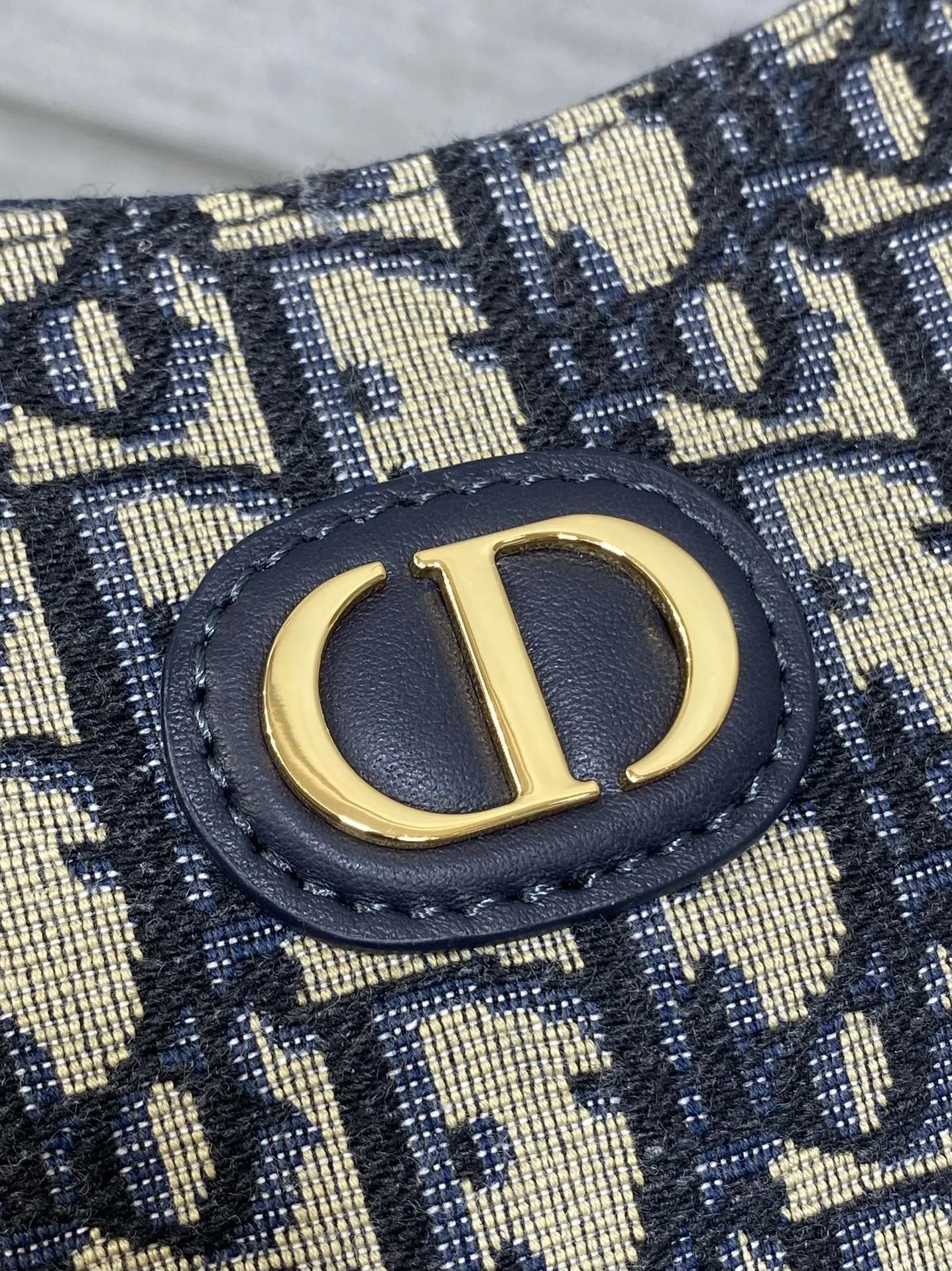 Dior 秋冬系列Miss 單肩水饺包 采用經典Oblique 手拿包 精致手拿款