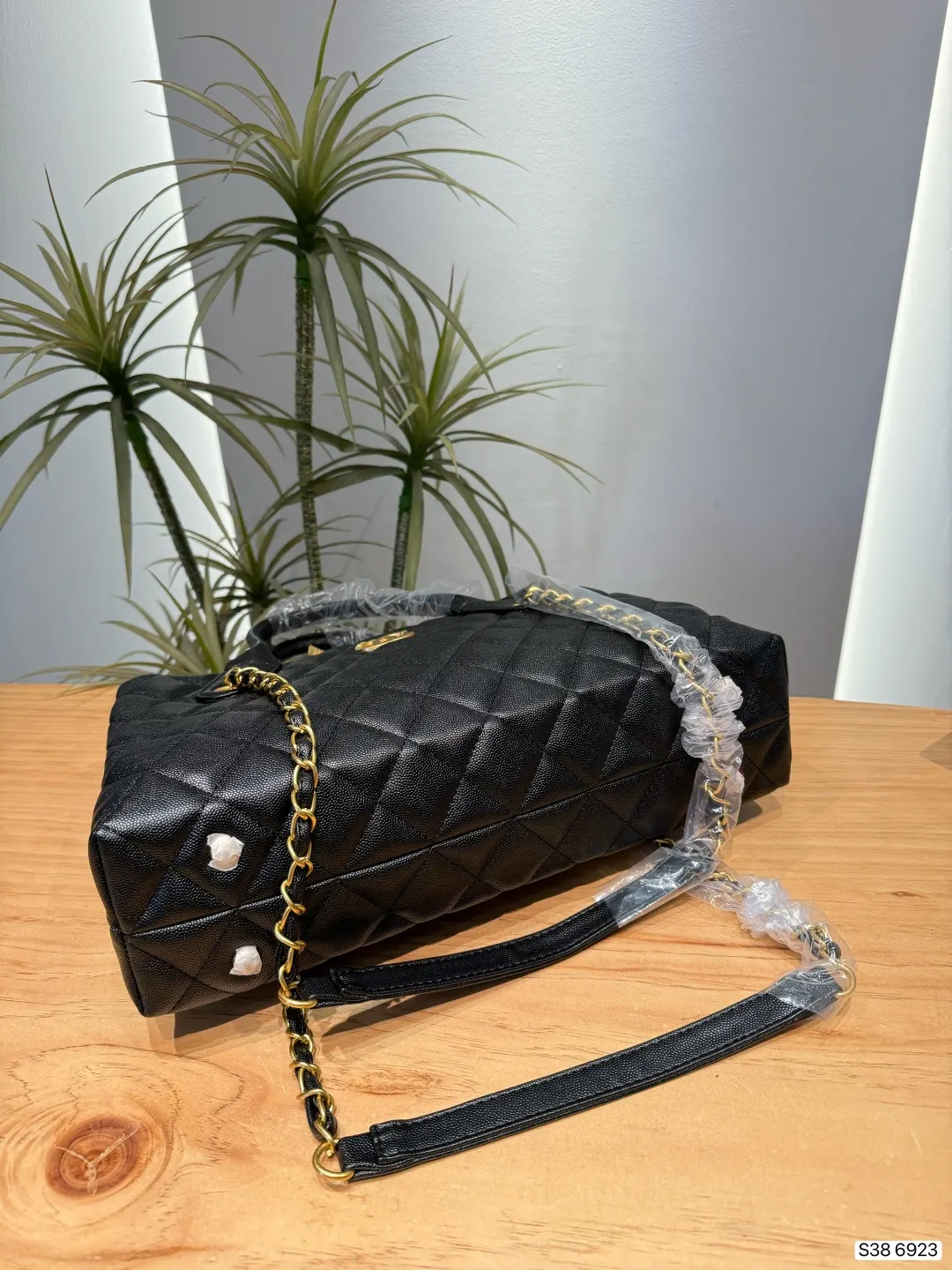 CHANEL 牛皮 托特包 大容量托特款(數字9) CHANEL 牛皮 托特包 大容量托特款(數字9)