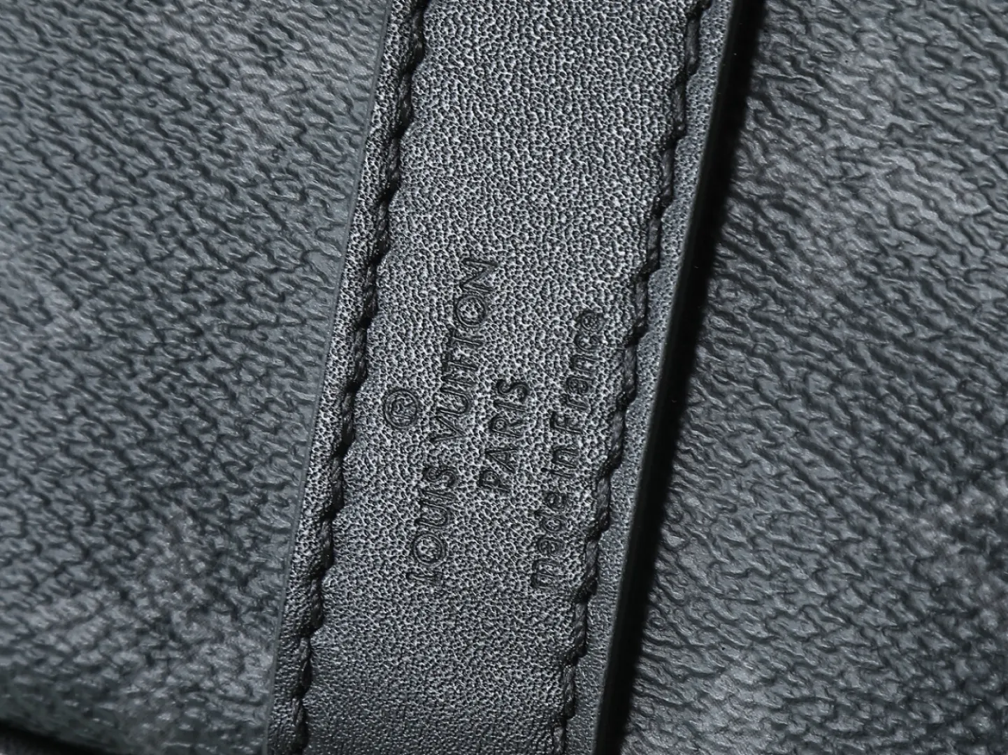 LV Keepall travel bag, large capacity travel model Image 9 LV Keepall travel bag, large capacity travel model Image 9