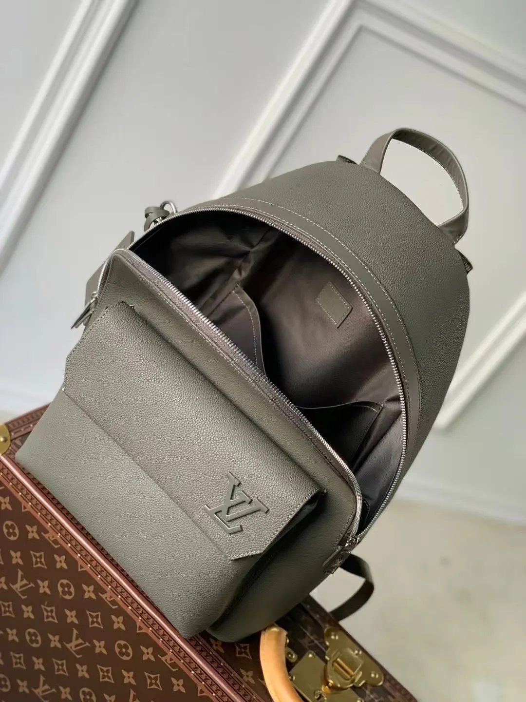 Louis Vuitton Backpack Leather Image 9 Louis Vuitton Backpack Leather Image 9