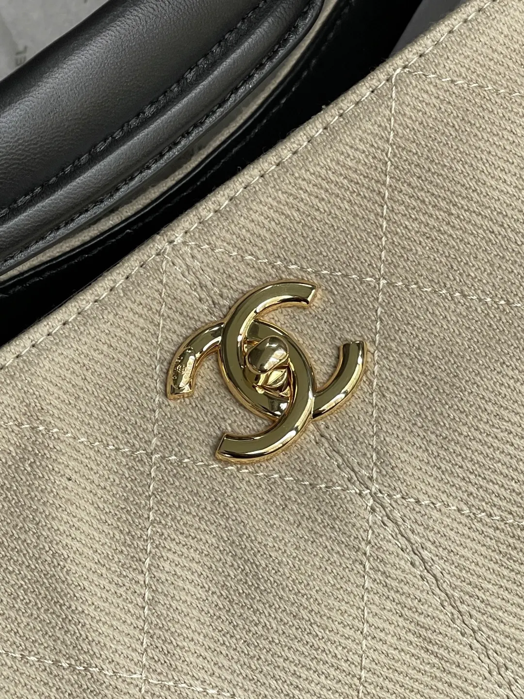 CHANEL Hobo 黑色 米色 羊皮 托特包 大容量托特款