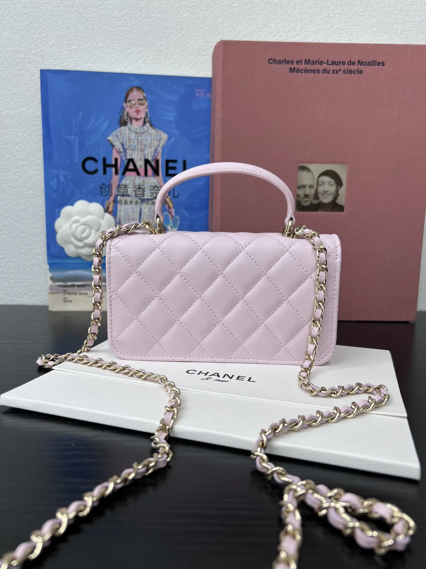 CHANEL 22 Bag 粉色羊皮链条包 礼盒款