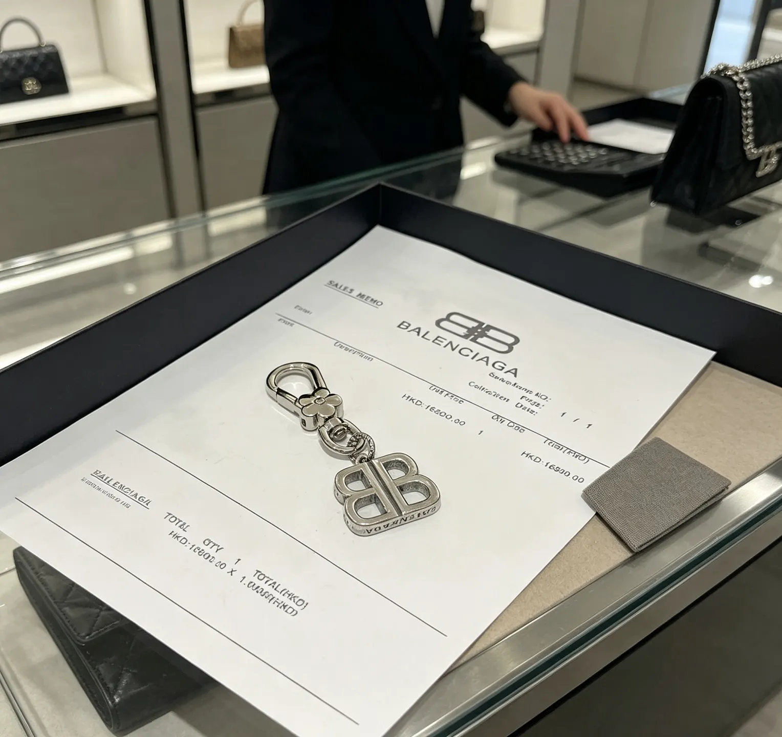 Balenciaga 包包挂件 精致搭配 吊坠