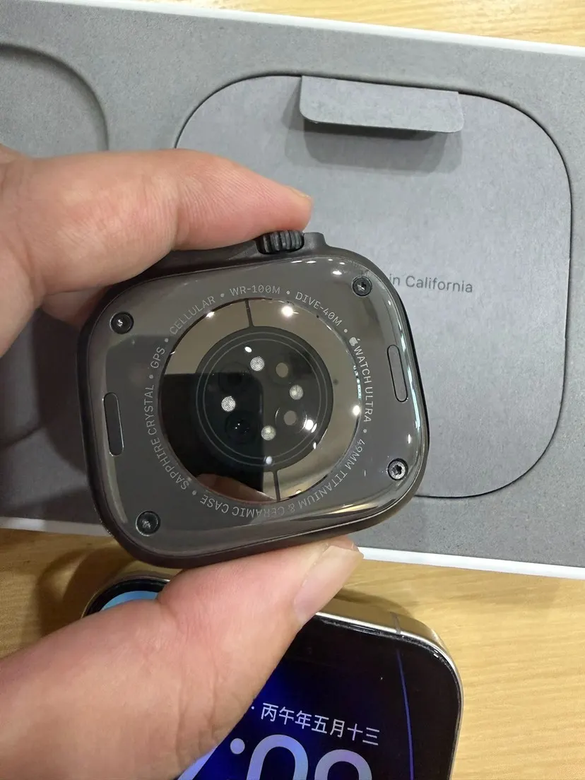 微信下单包邮 送 watch ult 手表 经典腕表款