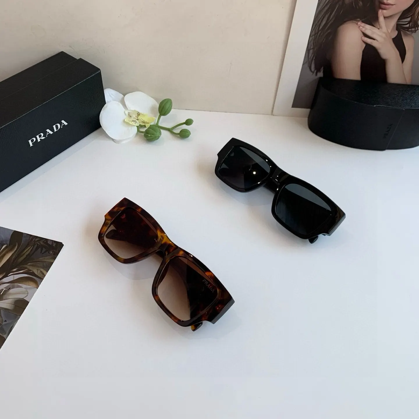 PRADA 三角标 太阳眼镜 時尚遮阳款