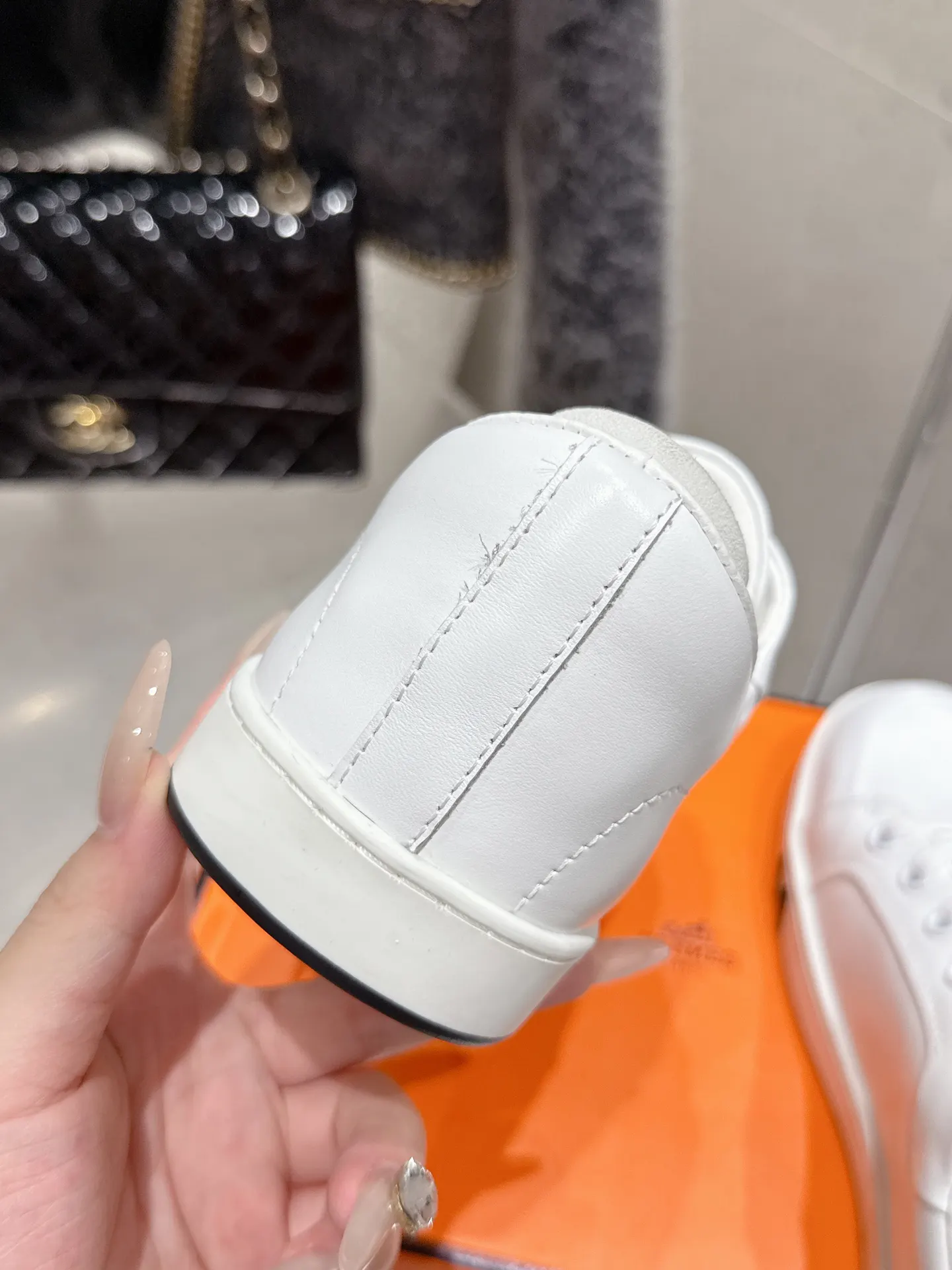 Hermès 绝对是最值得买的 羊皮 鞋履 舒適 運動鞋(數字8) Hermès 绝对是最值得买的 羊皮 鞋履 舒適 運動鞋(數字8)