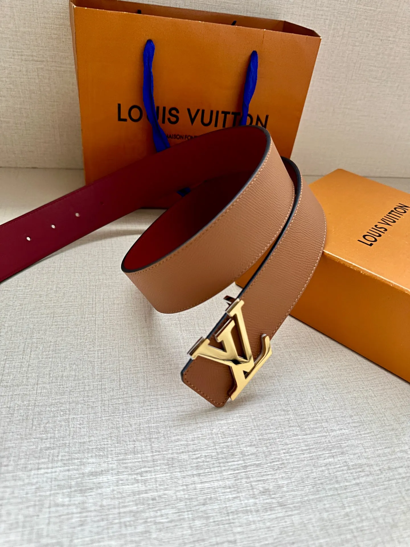 LV Double Sided Belt, Business Casual Image 8 LV Double Sided Belt, Business Casual Image 8