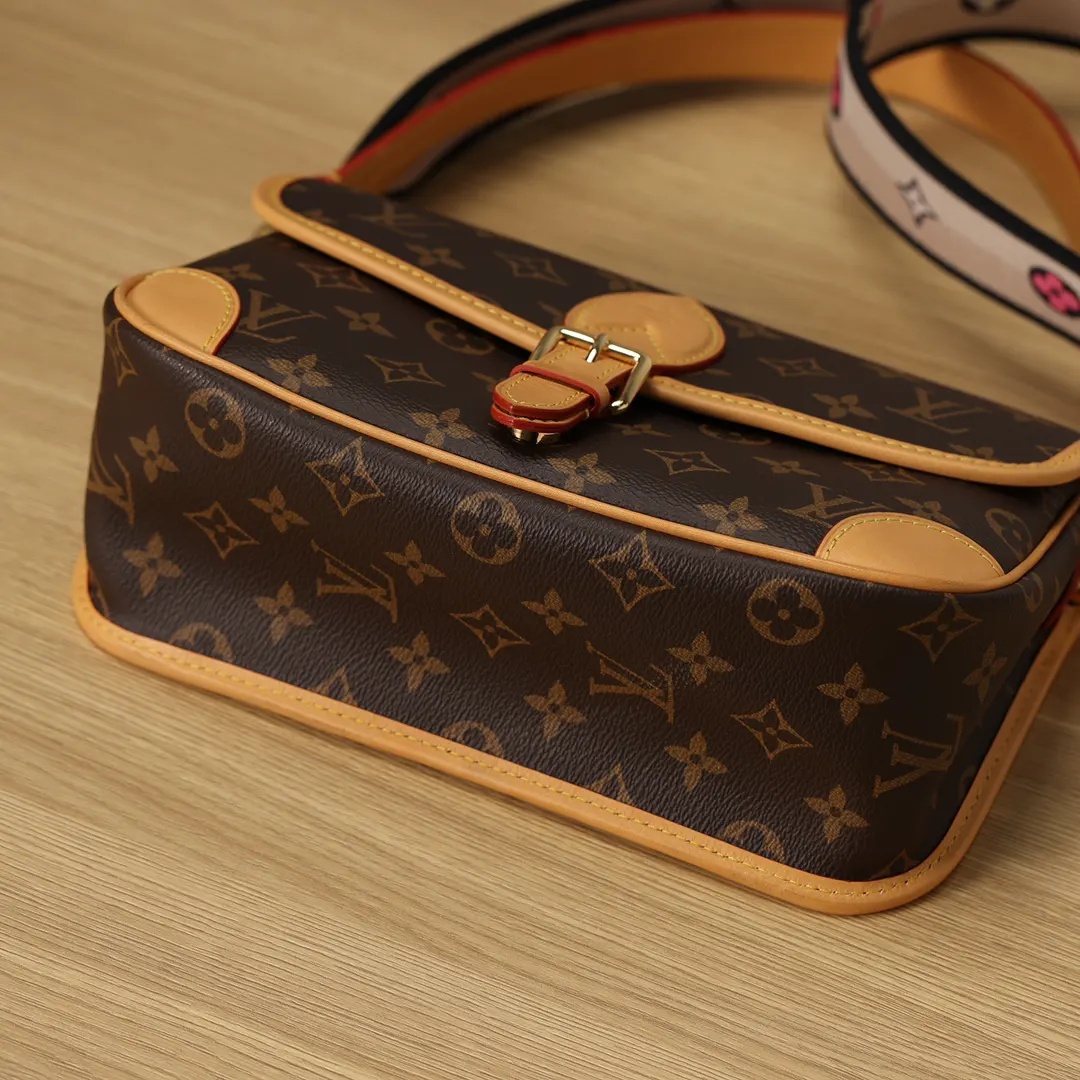 Louis Vuitton Hobo Shoulder Bag Vintage Leather