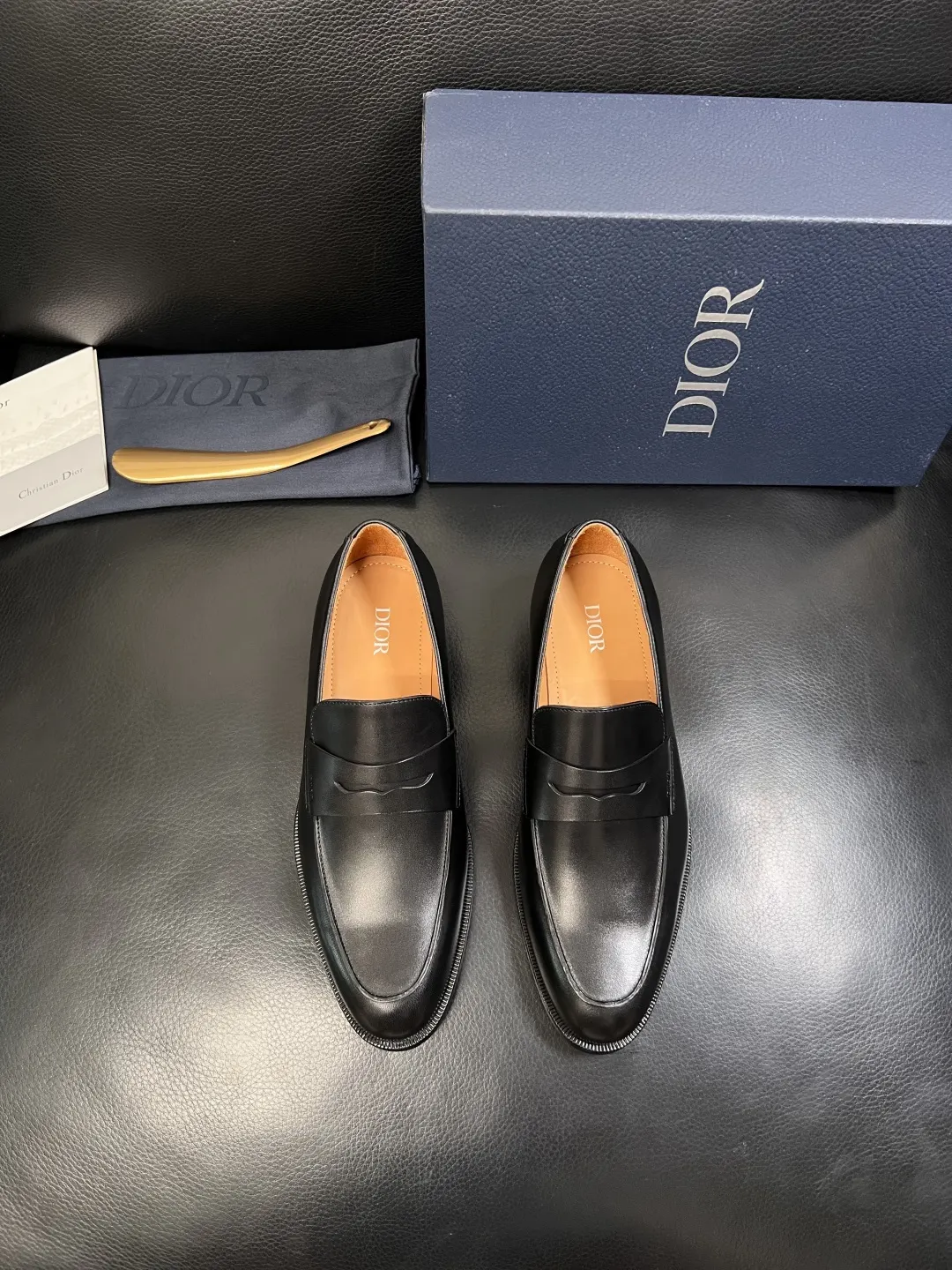 Dior 深棕牛皮乐福鞋 日常休闲款