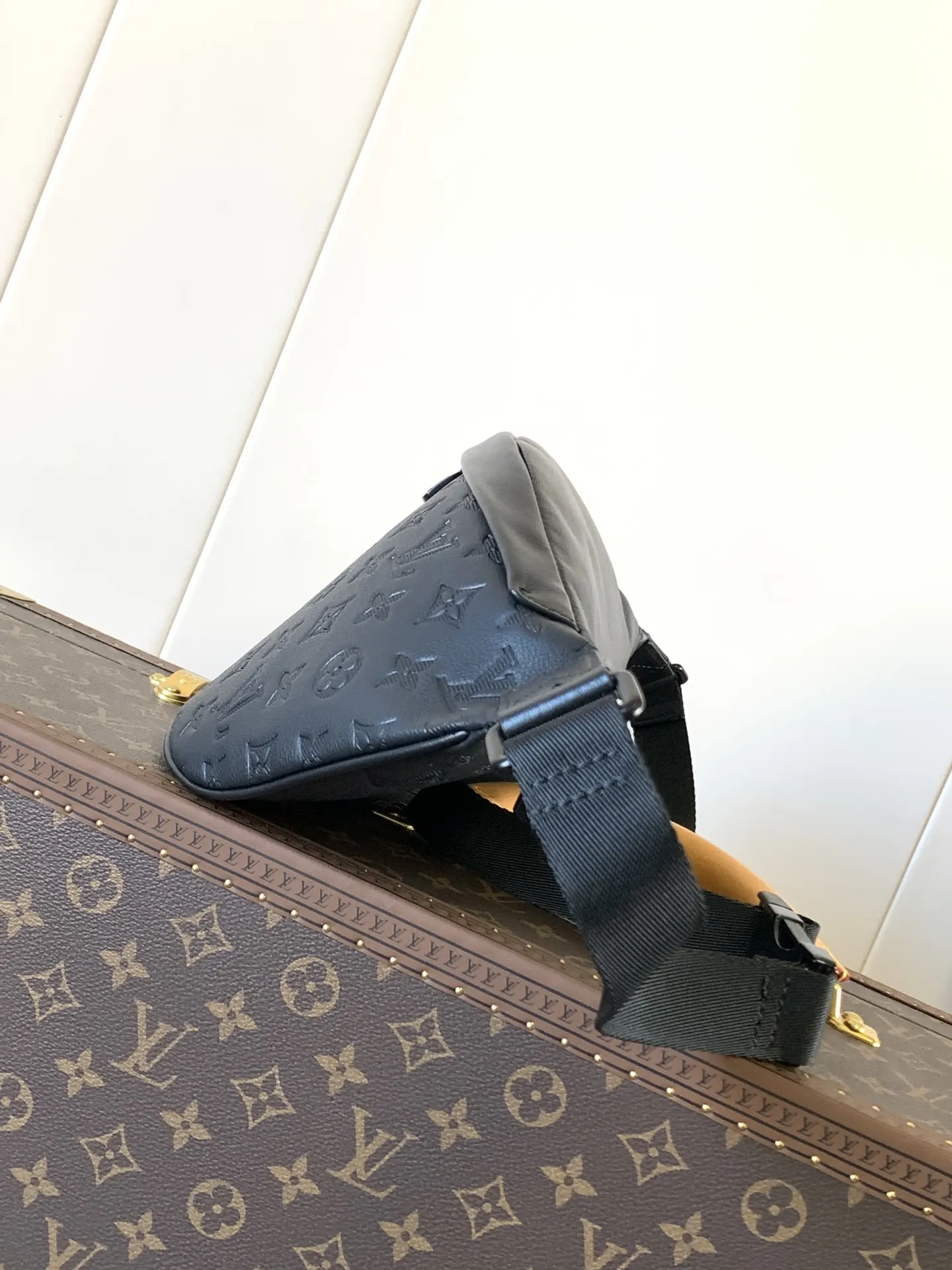 Crossbody Bag Lightweight Leather