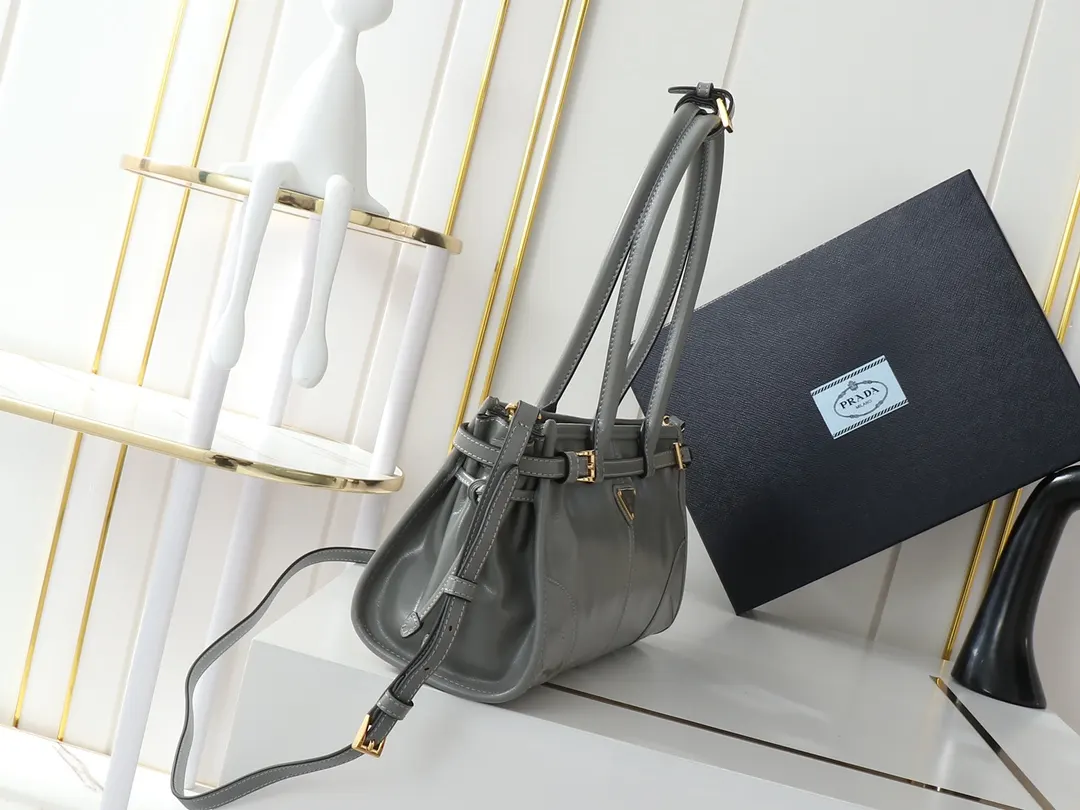 PRADA 1BA426 斜挎包 日常通勤款