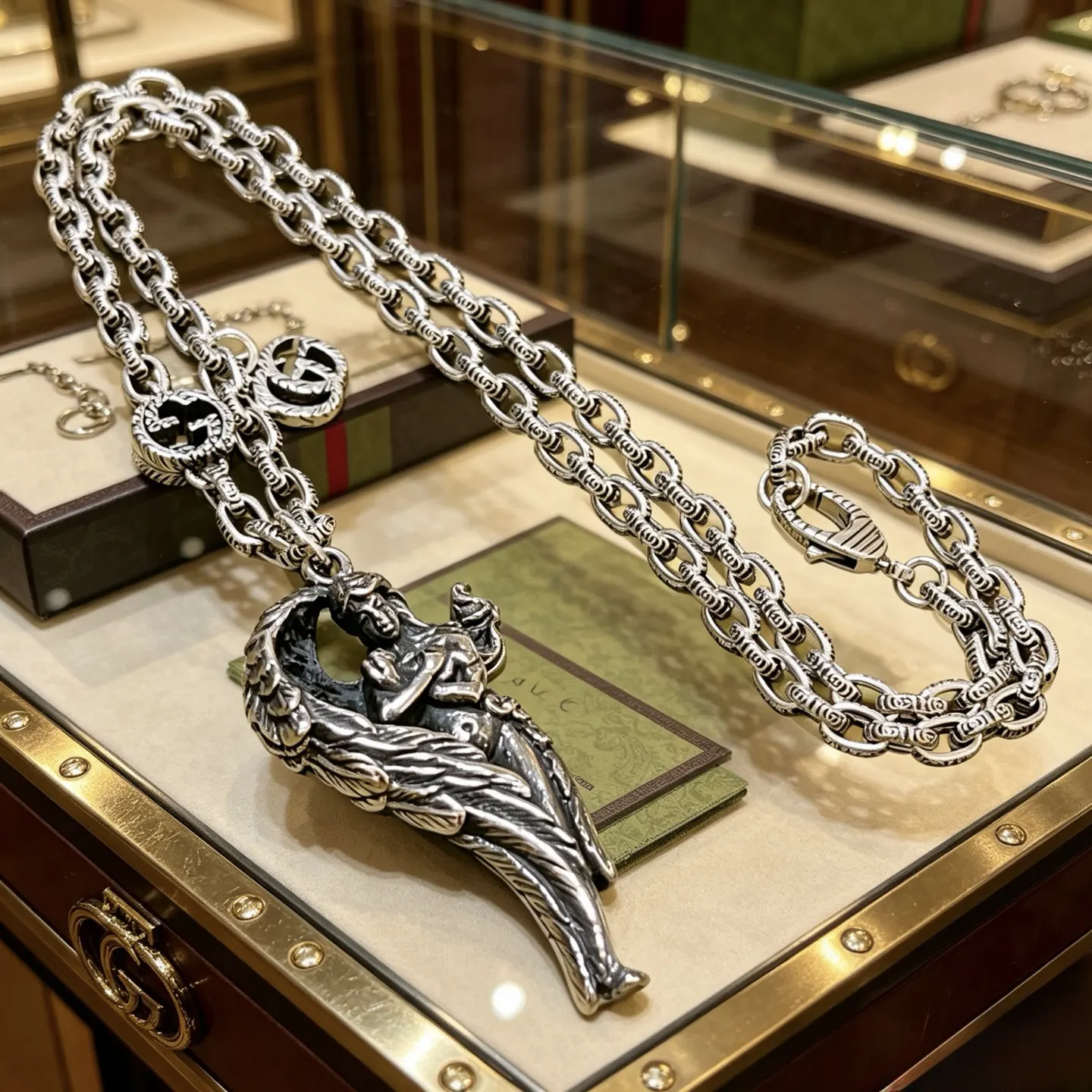 Gucci 链条包 单肩斜挎款