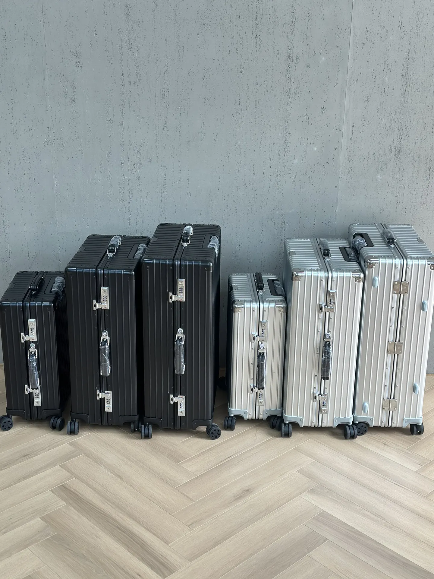 黑色 銀色 宝藏行李箱 你的 梦中情箱 Rimowa 復古 旅行拉杆款 輕便出行款