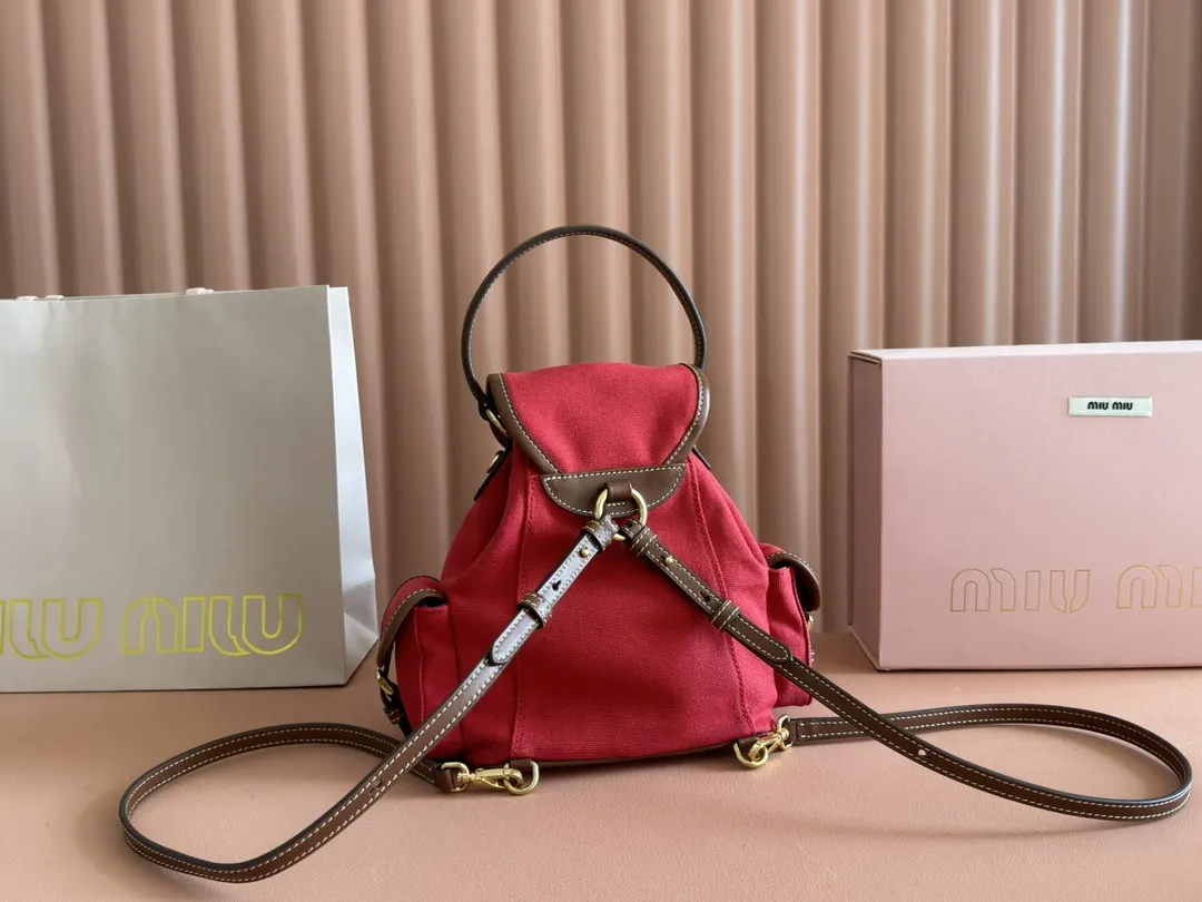 Miu 小牛皮 雙肩包 实用雙肩款