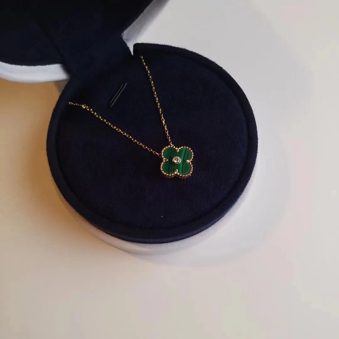 Van Cleef 四叶草 贝壳 項鍊 精致锁骨链款