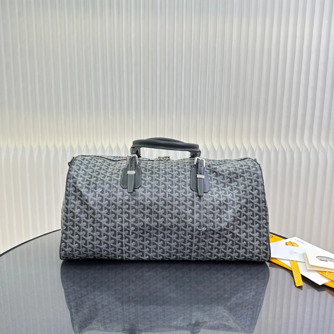 Goyard 黄色 BOSTON 旅行包适合在机舱内使用 通过搭 一 大容量旅行款