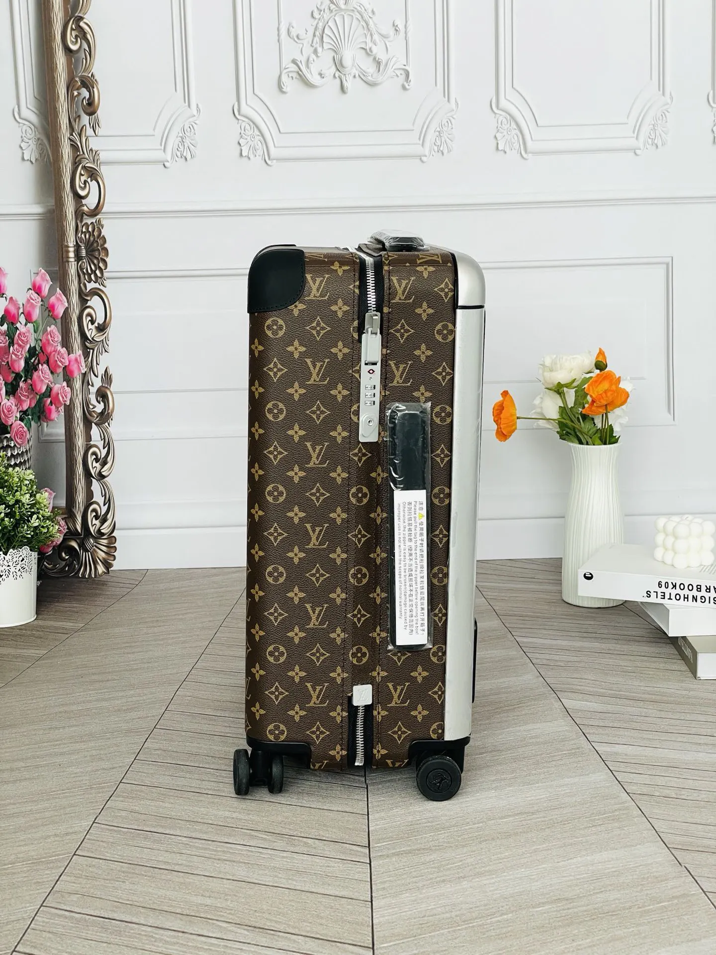 Silver Carry-On Suitcase Travel Lightweight Image 8 Silver Carry-On Suitcase Travel Lightweight Image 8
