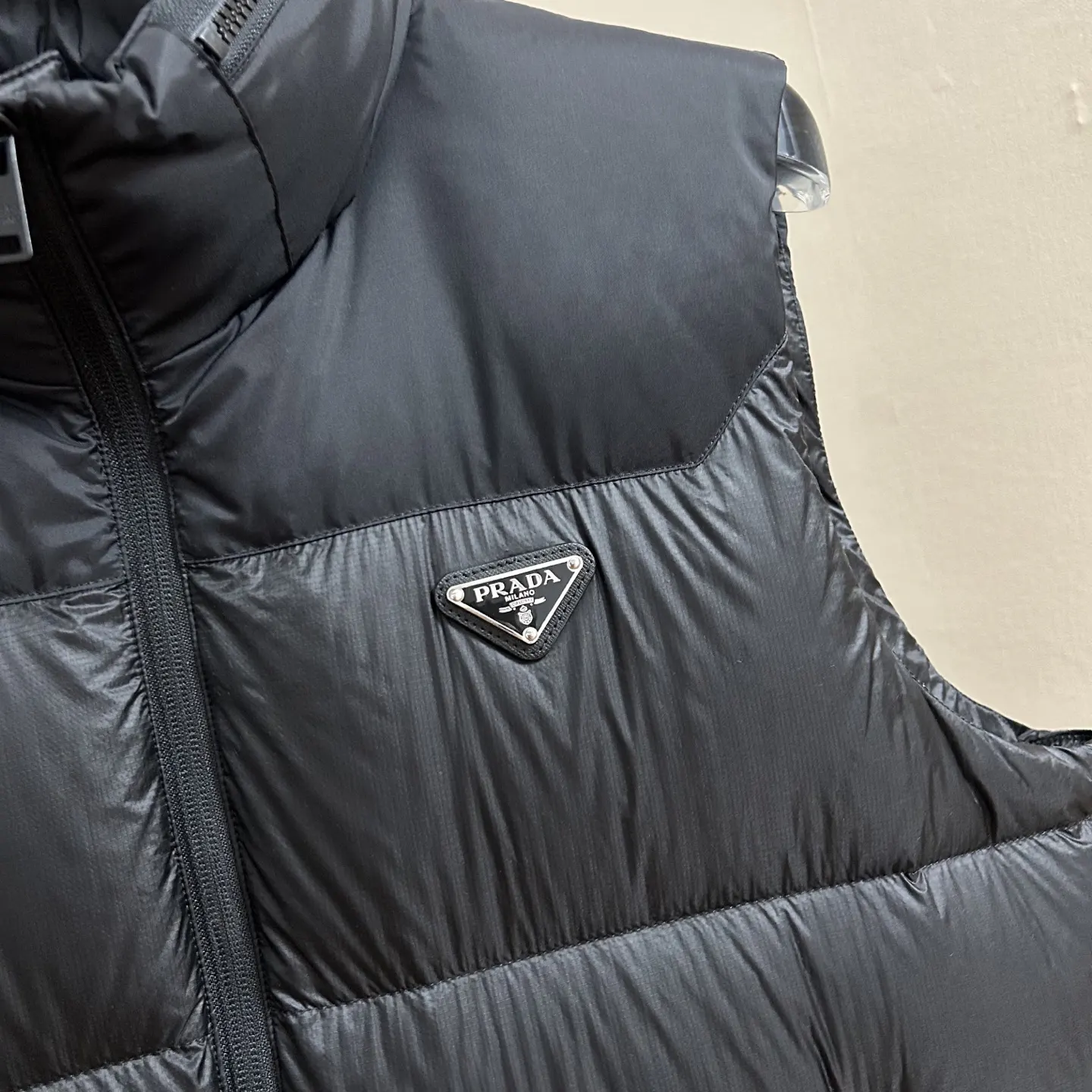 Prada 三角标 羽绒服 通勤休闲 夾克