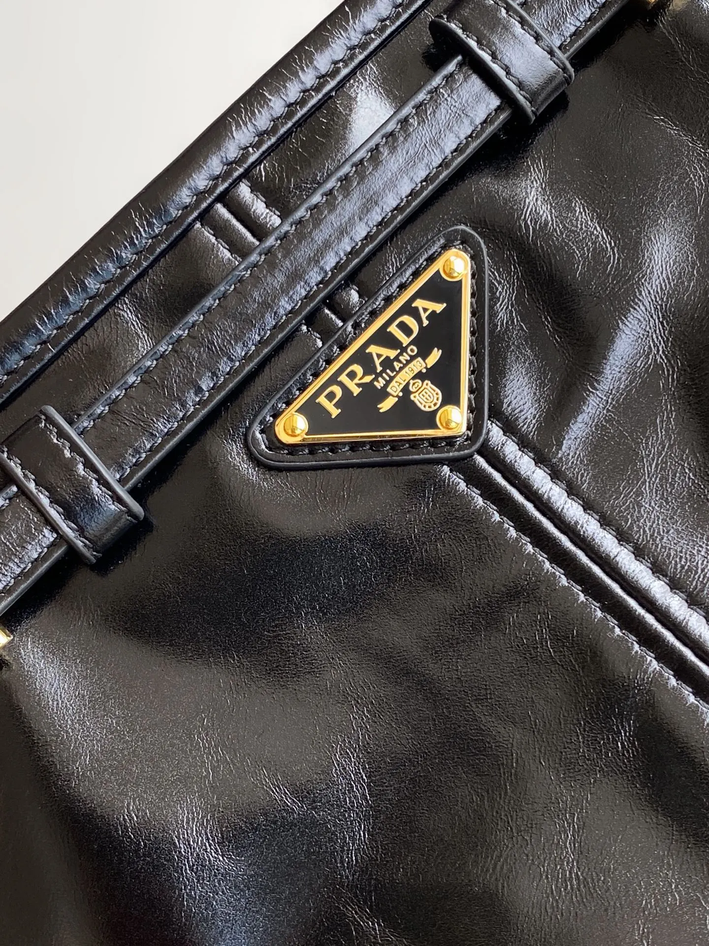 Prada 1BC297 斜挎包
