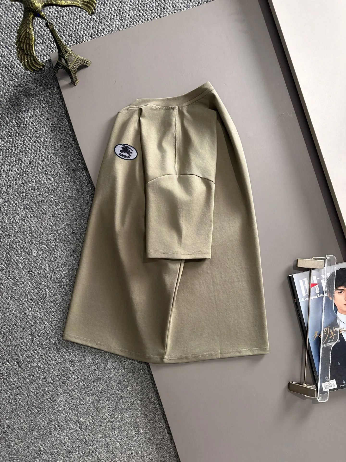 Burberry 刺繡 純棉 針織衫 質感針織款(數字4) Burberry 刺繡 純棉 針織衫 質感針織款(數字4)