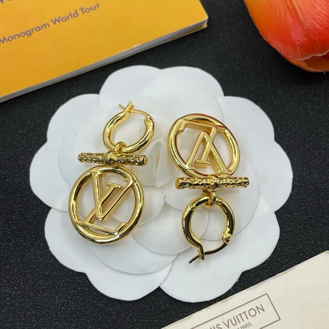 Louis Vuitton 耳钉 小巧点缀 耳饰