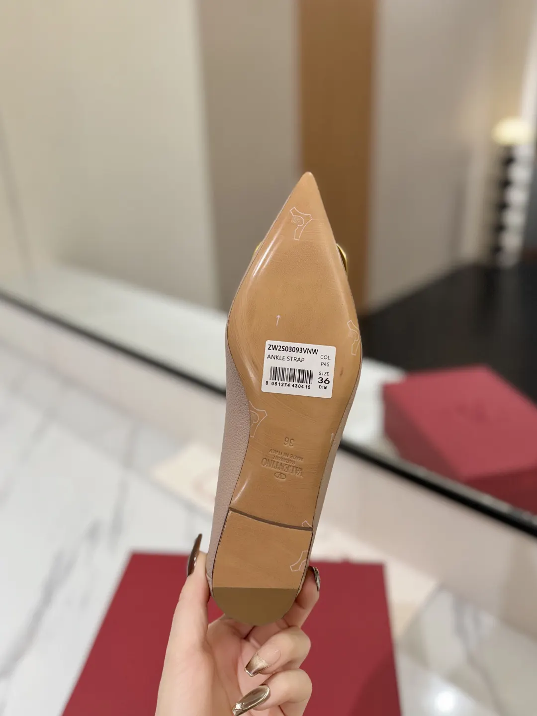Valentino 金色 平底鞋 通勤约会款