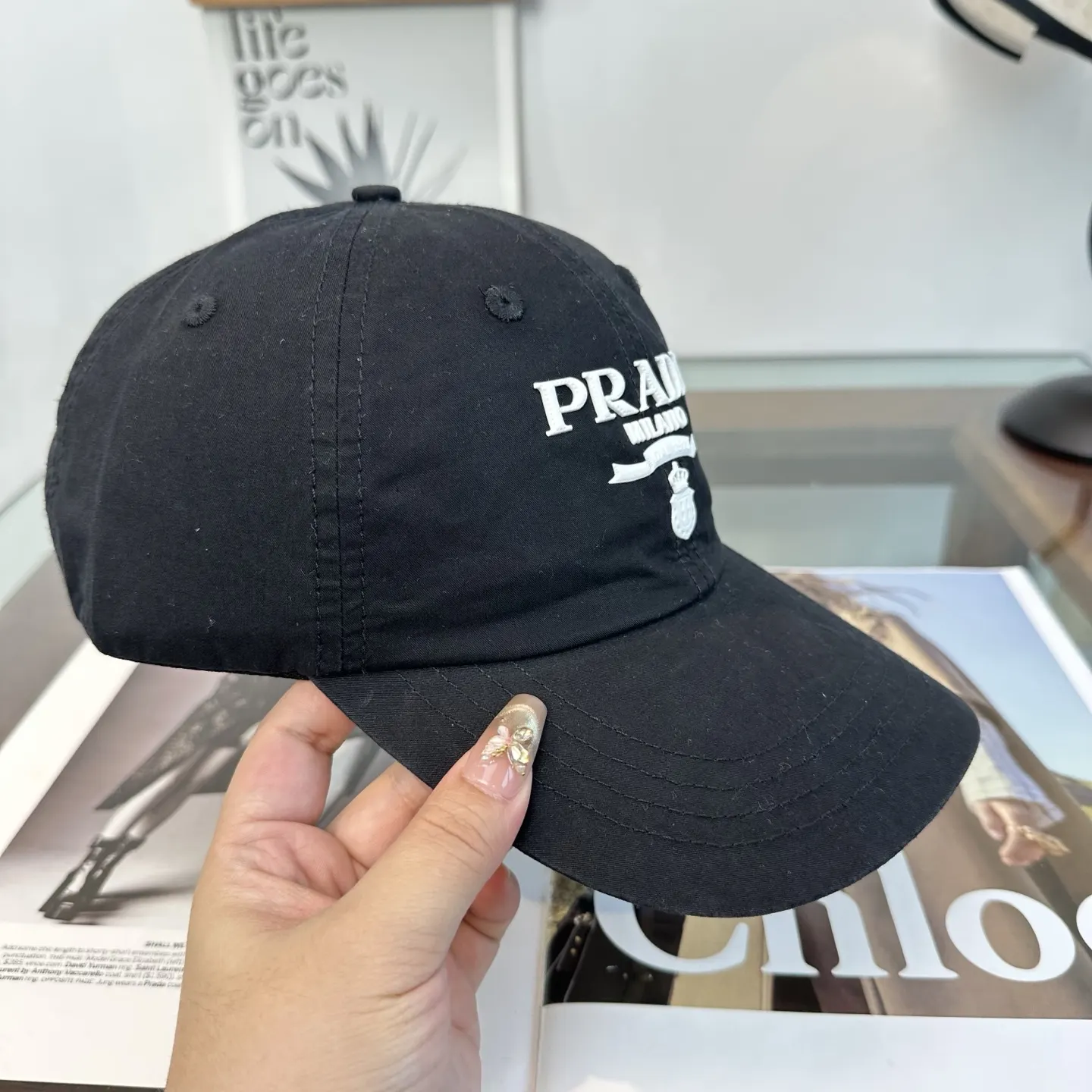 Prada 棒球帽 日常休闲款
