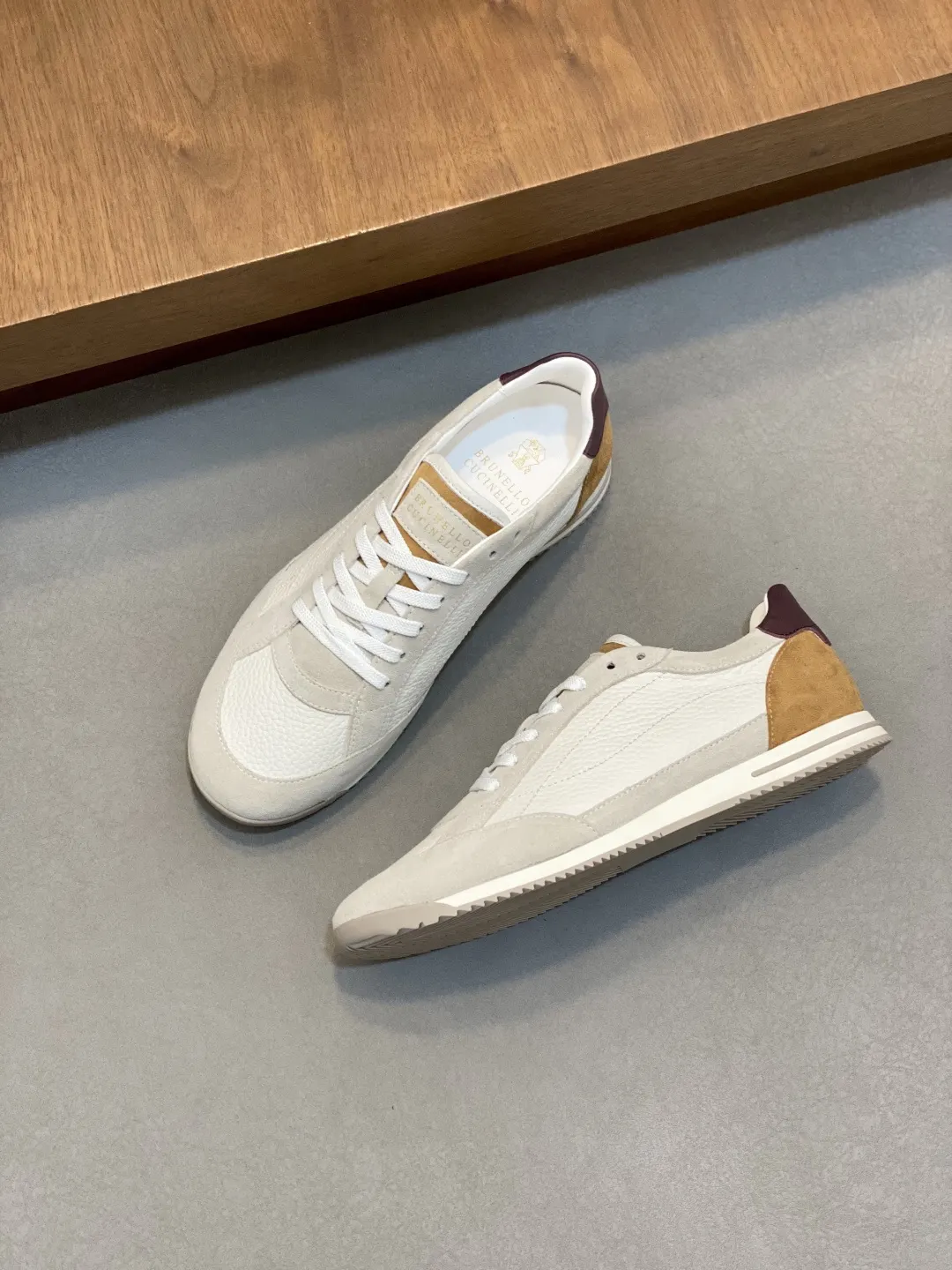 Brunello Cucinelli SS 白色 運動鞋 休閒百搭款(數字5) Brunello Cucinelli SS 白色 運動鞋 休閒百搭款(數字5)