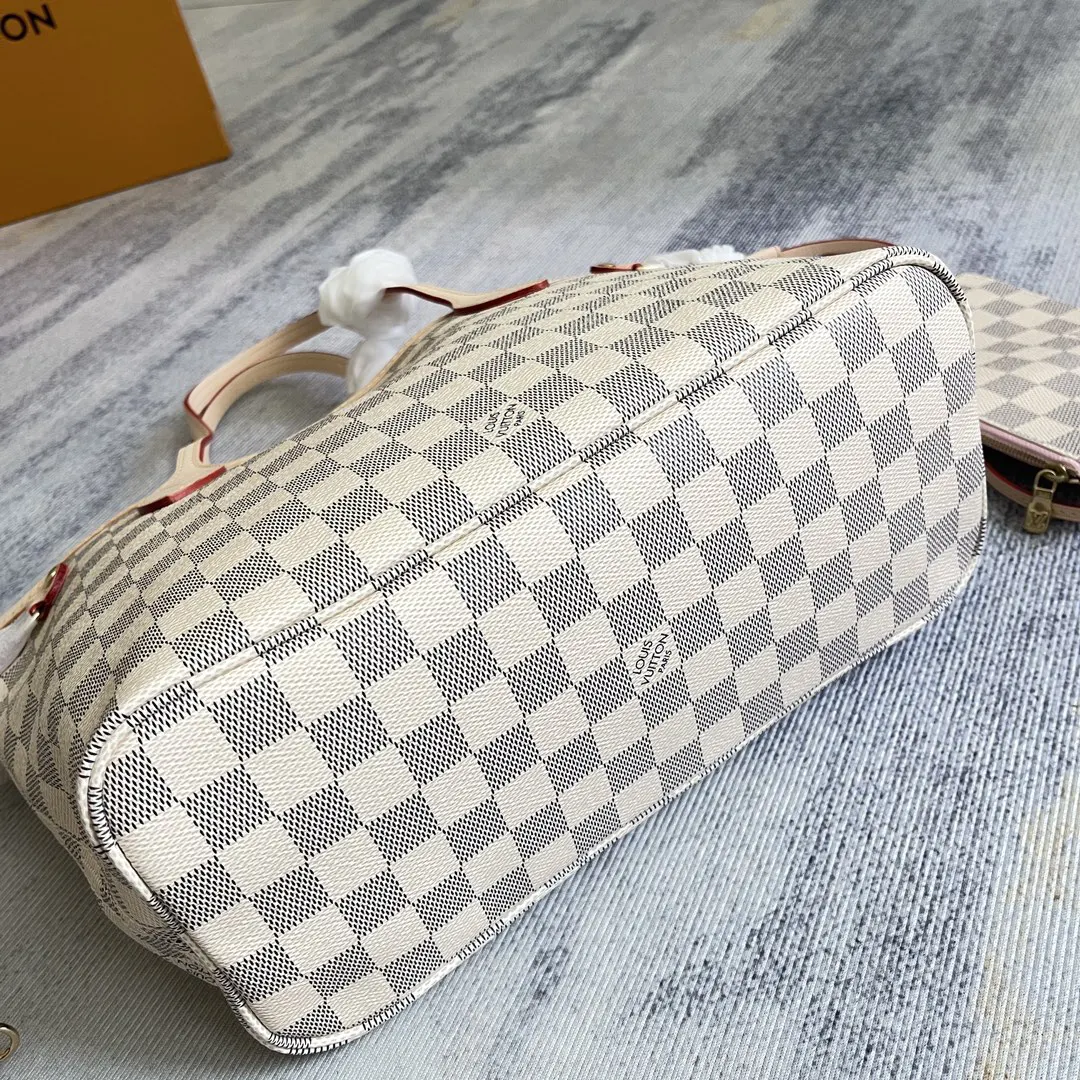 Louis Vuitton Gold Clutch Bag Leather