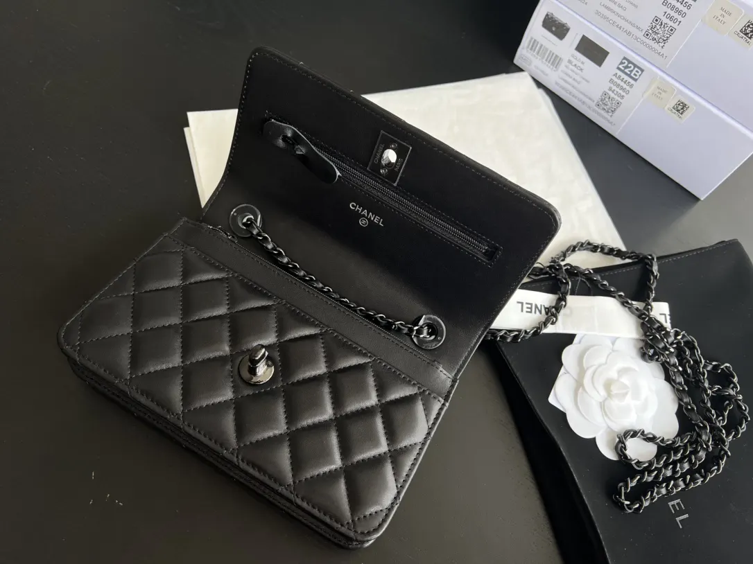 Chanel 22 黑色 菱格绗缝 斜挎包