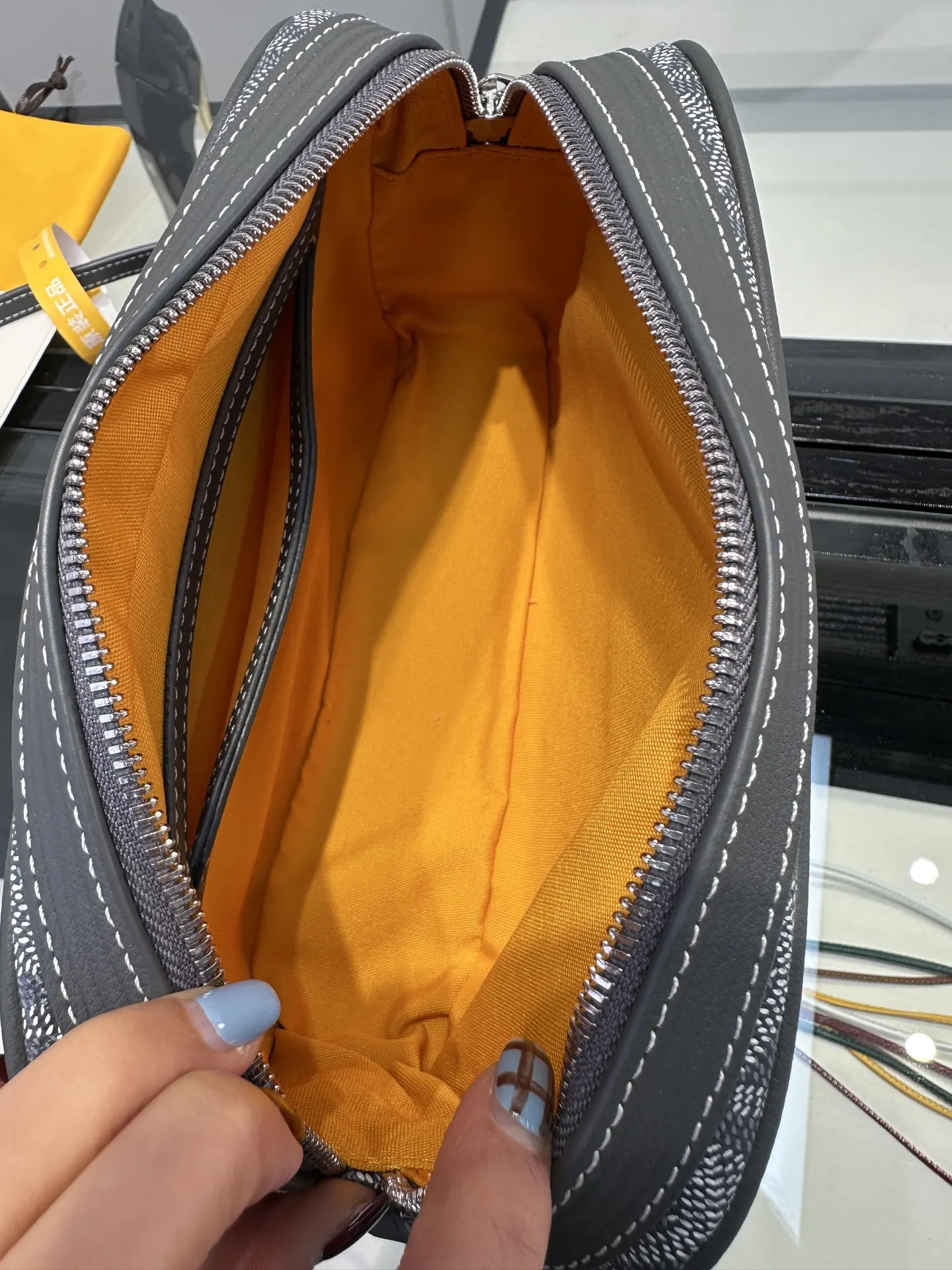 Goyard 灰色 Cap Vert相机包 斜背包 灰色 是戈雅的經典 輕便斜挎款
