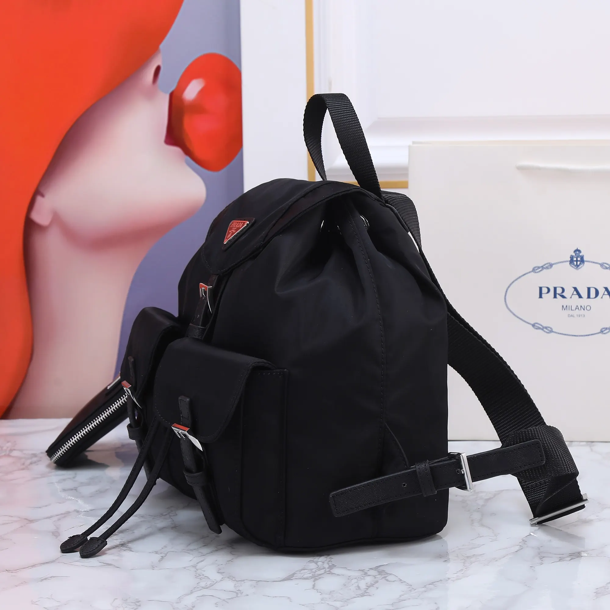 Prada 尼龍 十字纹牛皮 三角标 雙肩背包 輕便实用