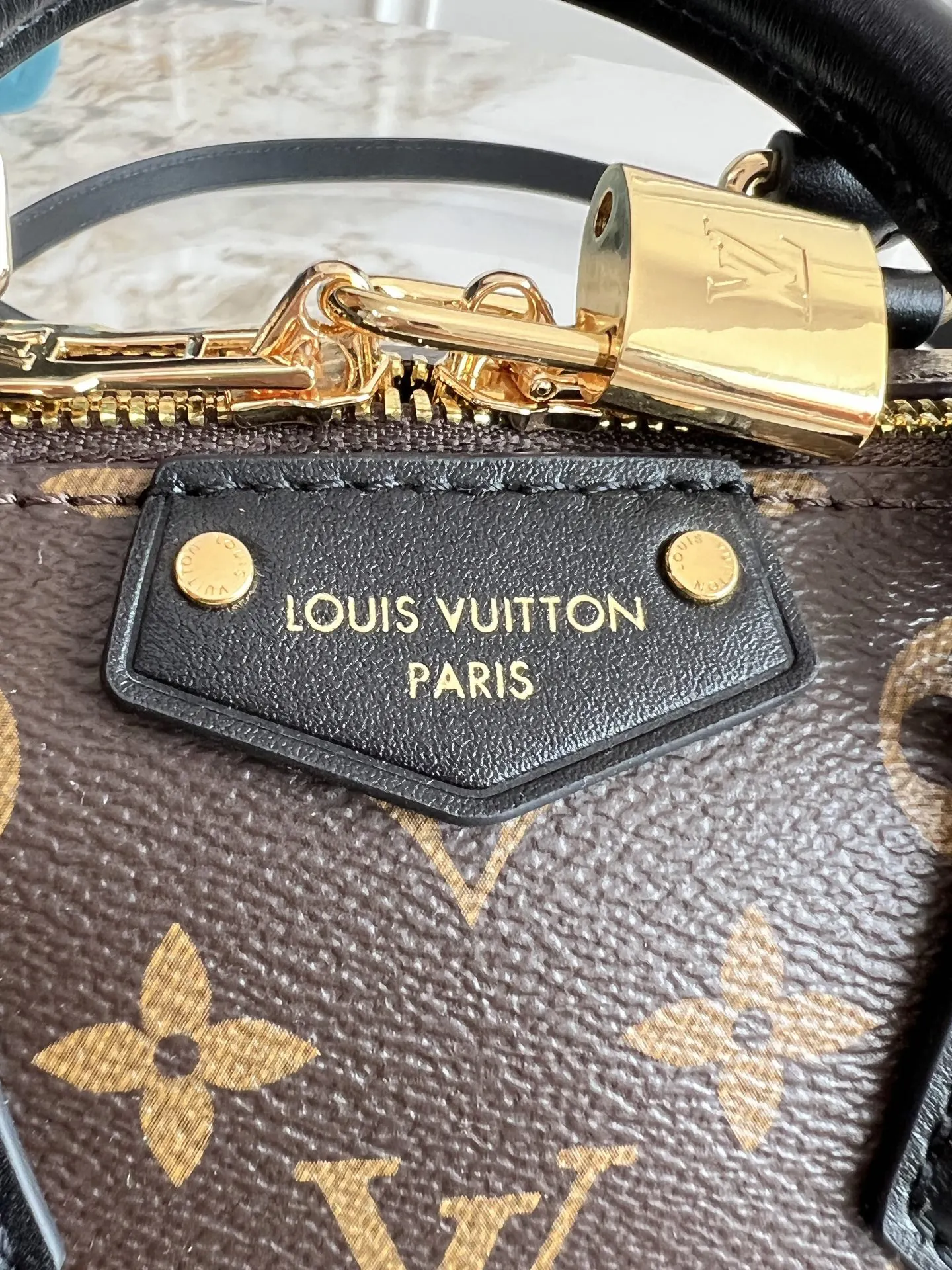 LV M13146 金色 老花 手提包 精选款